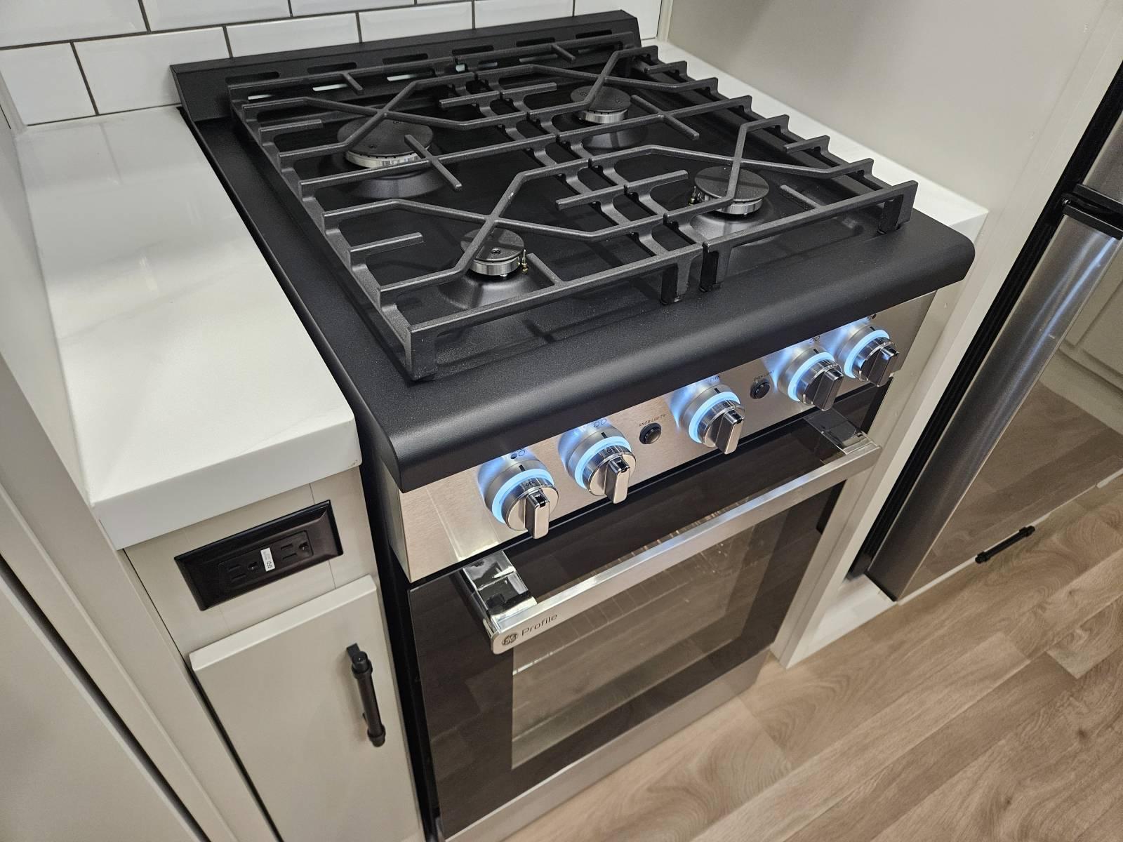 2026 Grand Design 2026 Grand Design Solitude - thumbnail 13