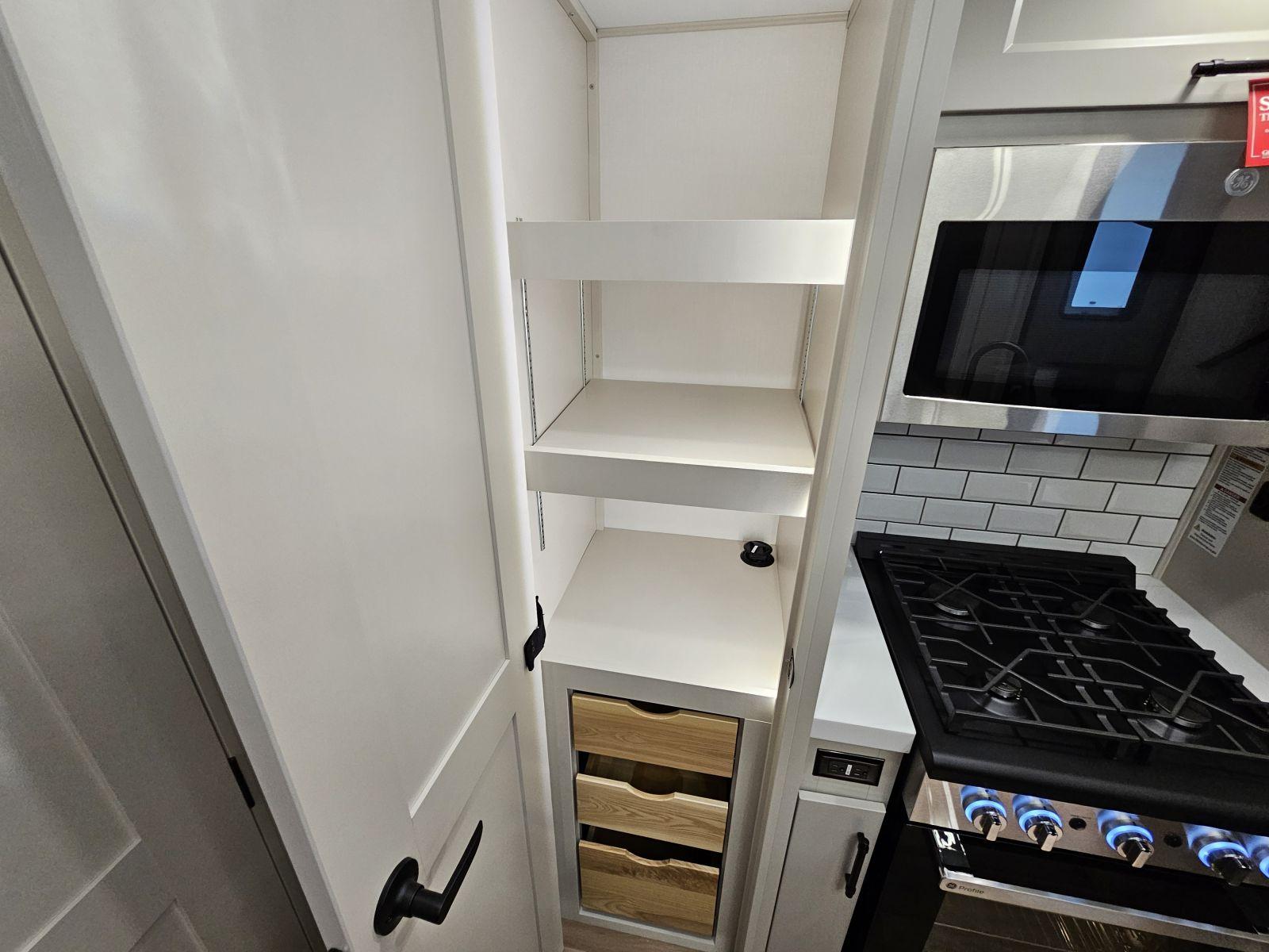 2026 Grand Design 2026 Grand Design Solitude - thumbnail 16