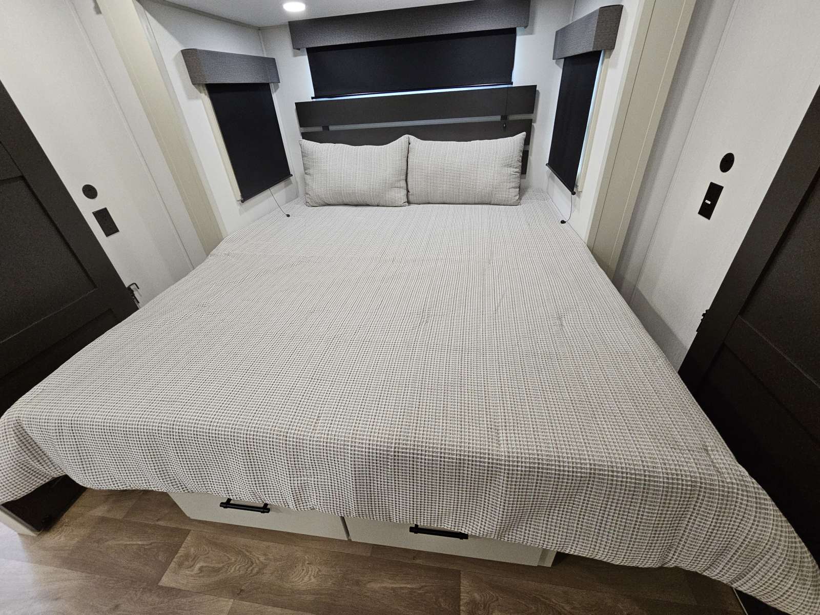 2026 Grand Design 2026 Grand Design Solitude - thumbnail 20