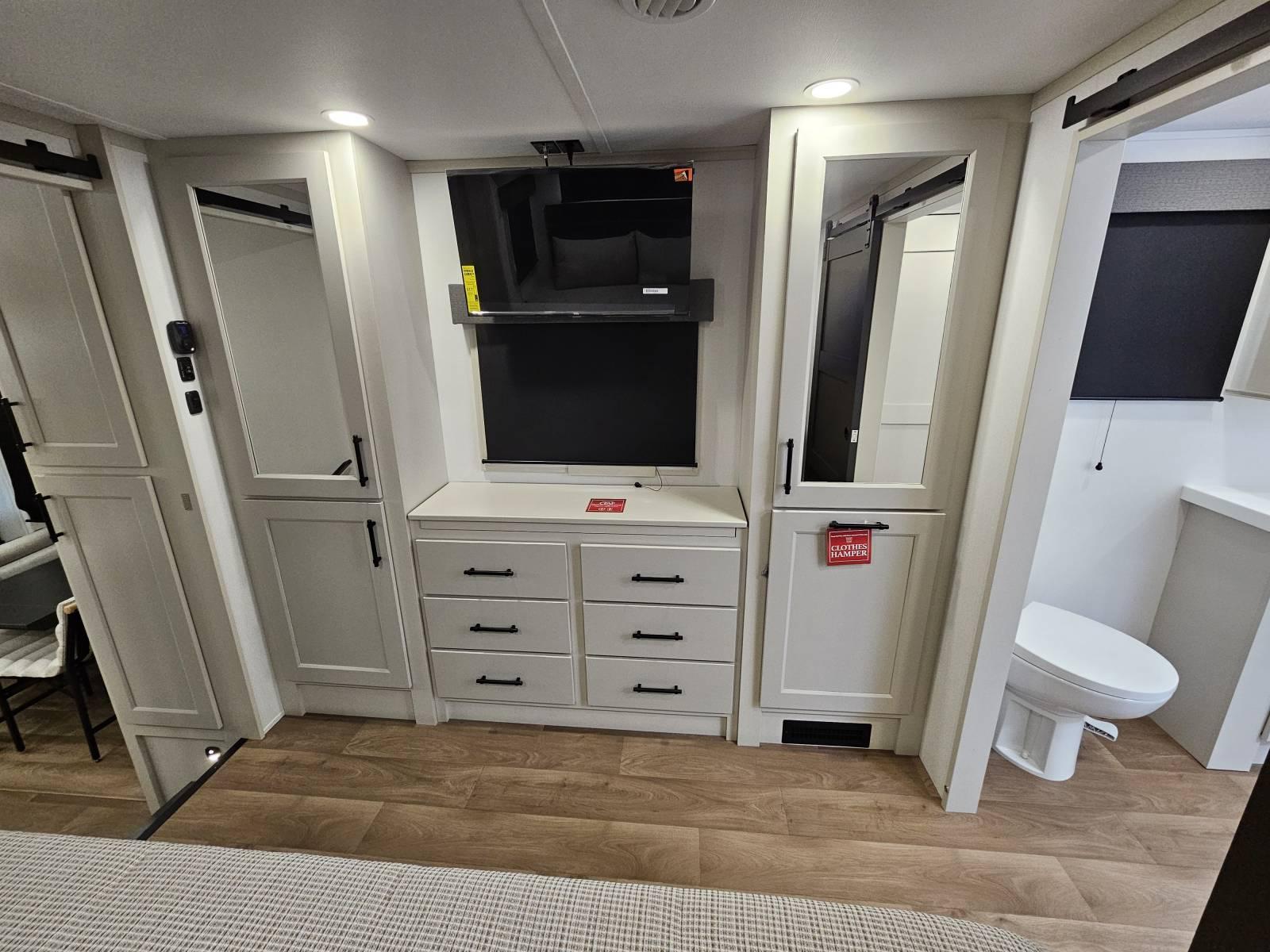 2026 Grand Design 2026 Grand Design Solitude - thumbnail 21