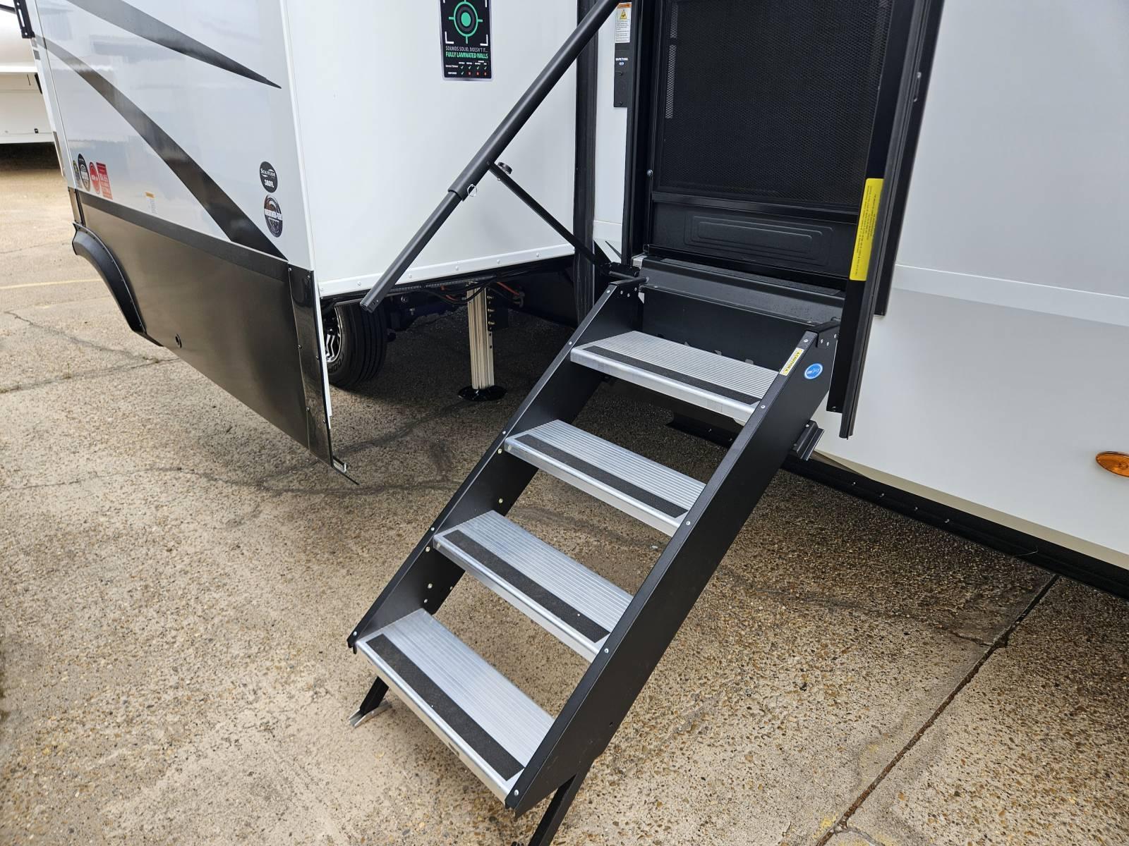 2026 Grand Design 2026 Grand Design Solitude - thumbnail 39