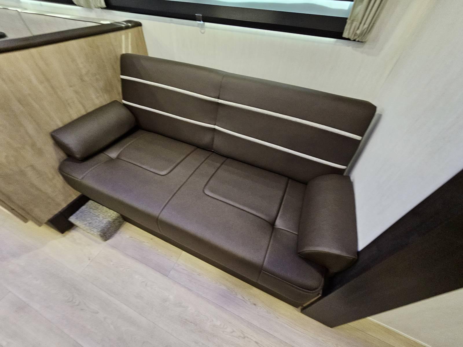 2026 Forest River 2026 Forest River Cherokee Grey Wolf - thumbnail 6