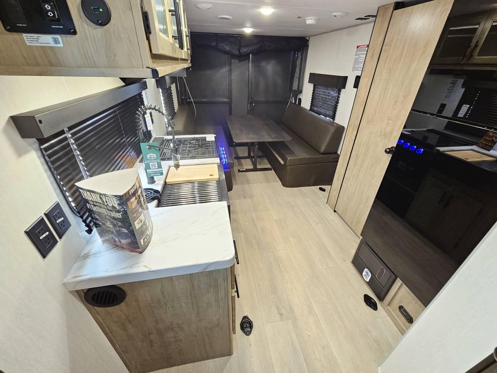 2026 Forest River 2026 Forest River Cherokee Grey Wolf - thumbnail 4