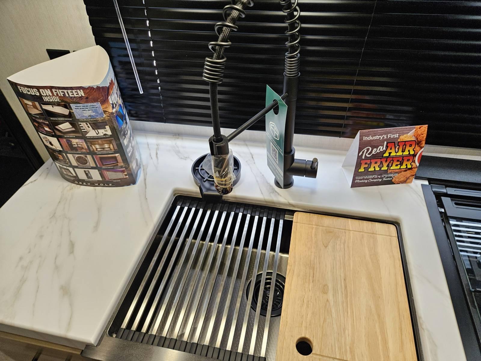 2026 Forest River 2026 Forest River Cherokee Grey Wolf - thumbnail 8