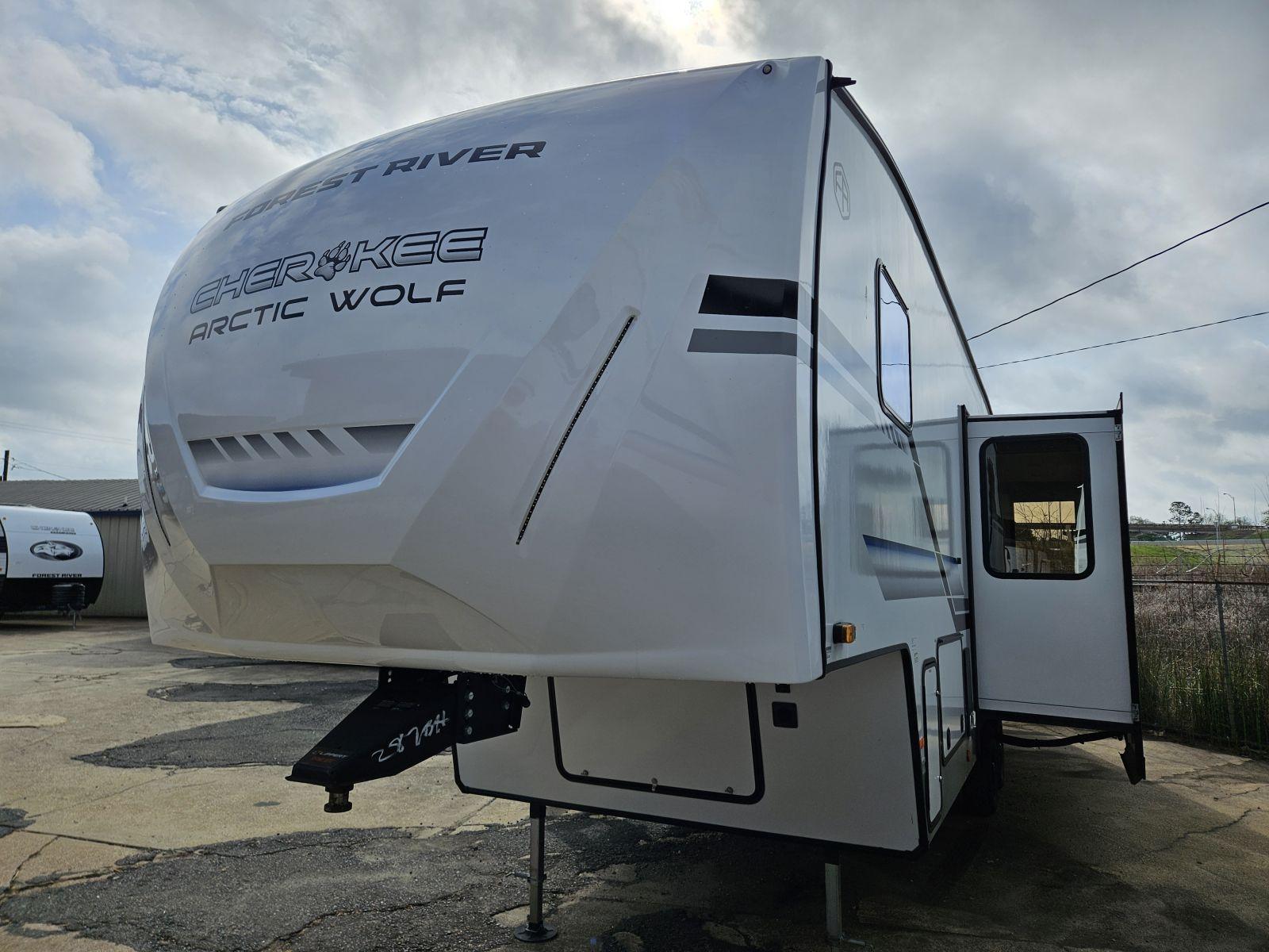 2025 Forest River 2025 Forest River Arctic Wolf - thumbnail 3