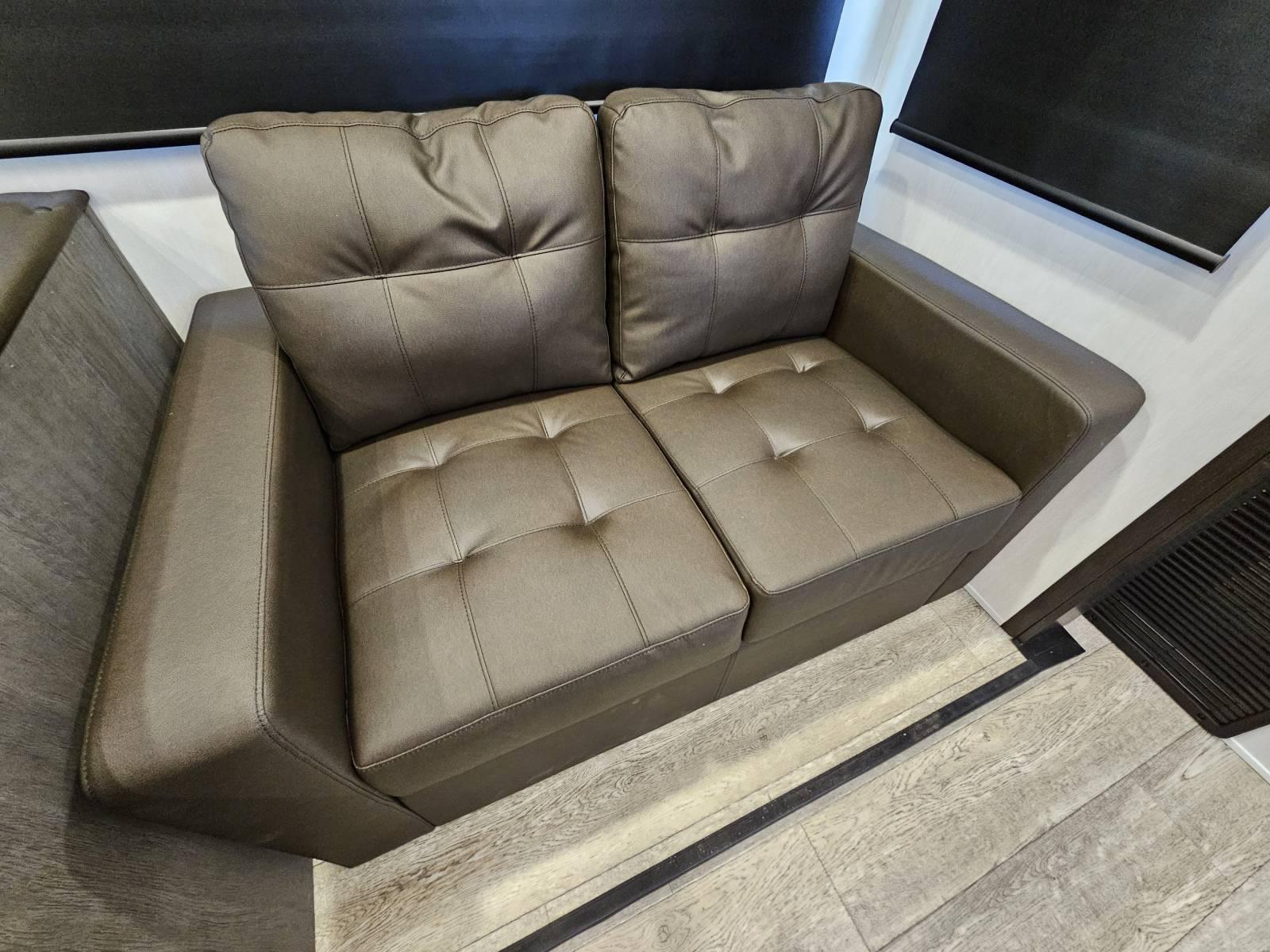 2025 Forest River 2025 Forest River Arctic Wolf - thumbnail 6