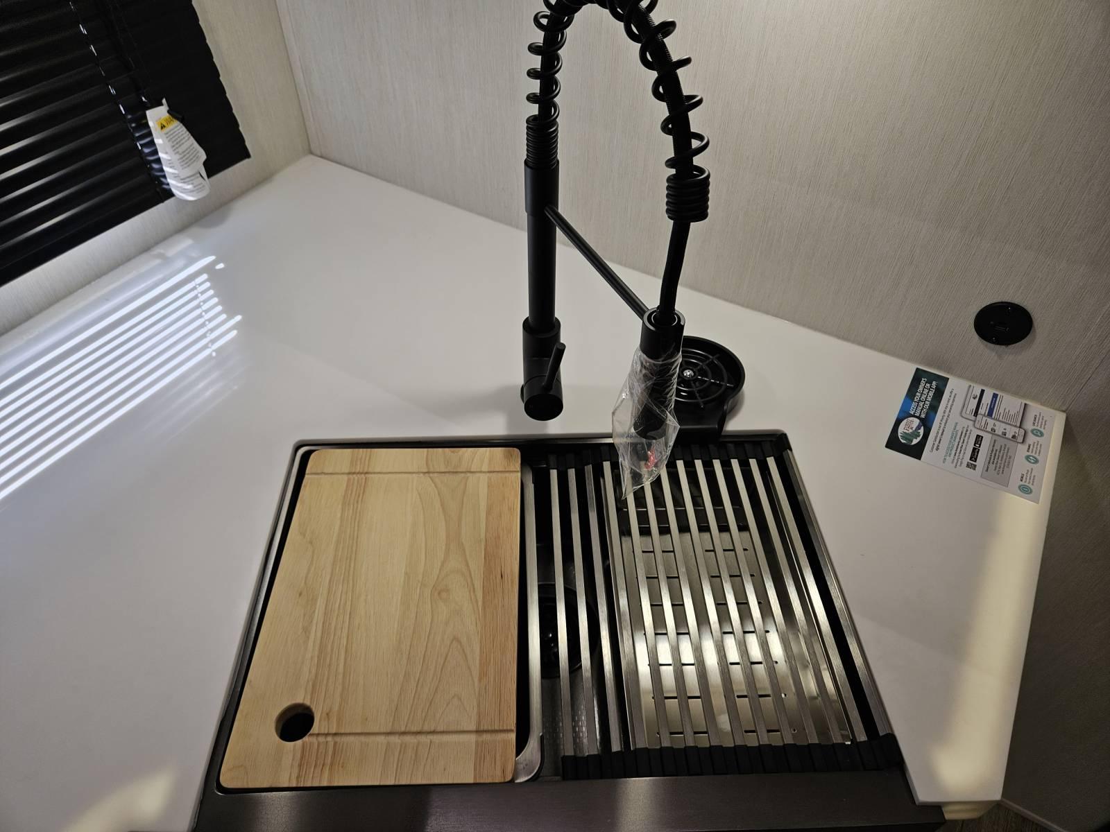 2025 Forest River 2025 Forest River Arctic Wolf - thumbnail 9