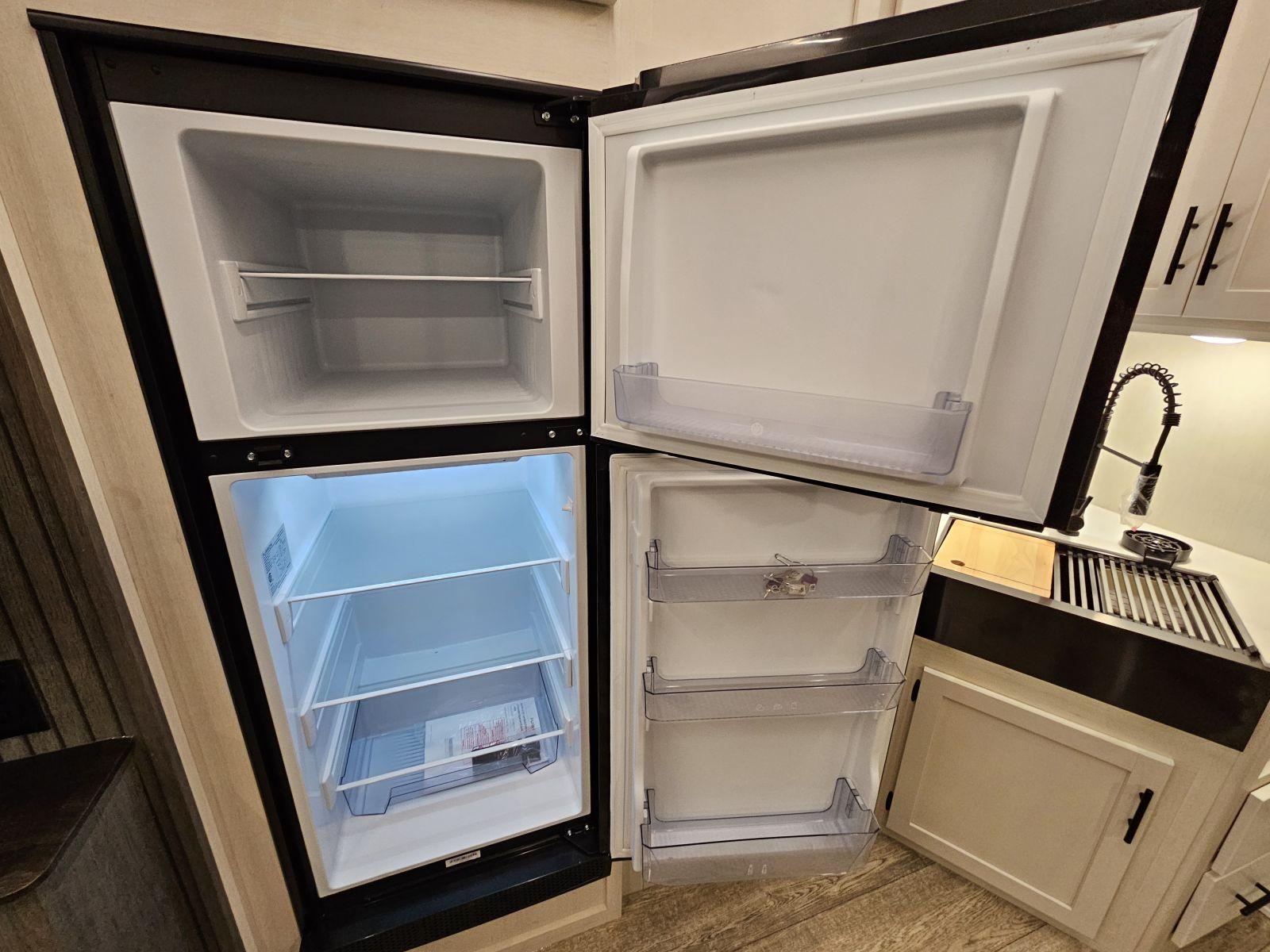 2025 Forest River 2025 Forest River Arctic Wolf - thumbnail 11