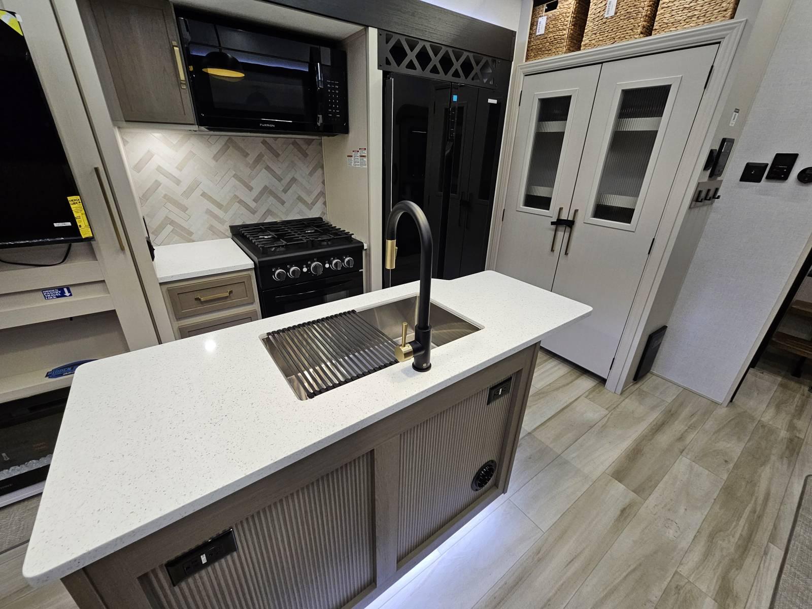 2026 Forest River 2026 Forest River Wildwood Heritage Glen - thumbnail 9