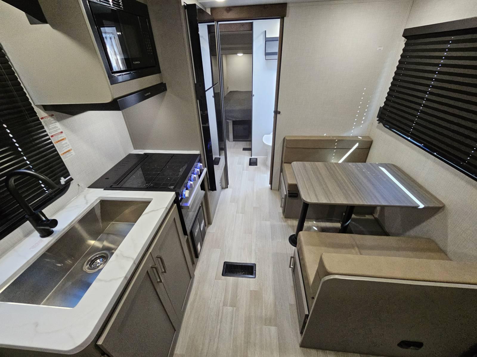 2026 Keystone 2026 Keystone Hideout - thumbnail 4