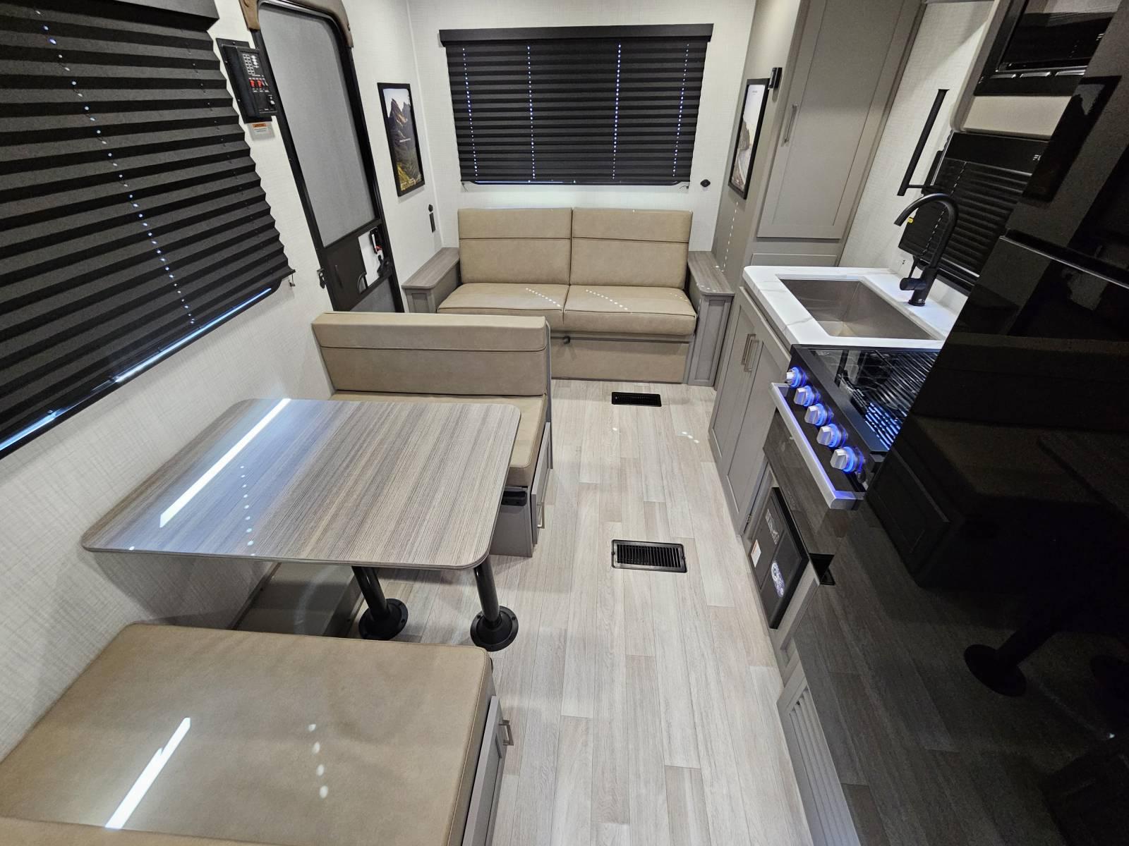 2026 Keystone 2026 Keystone Hideout - thumbnail 5