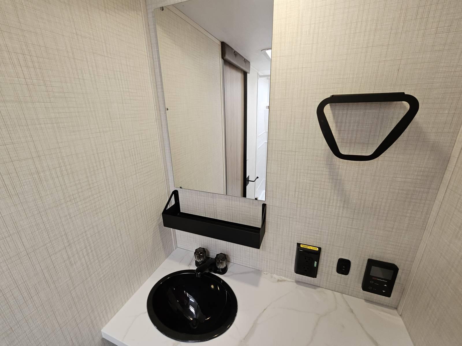 2026 Keystone 2026 Keystone Hideout - thumbnail 16