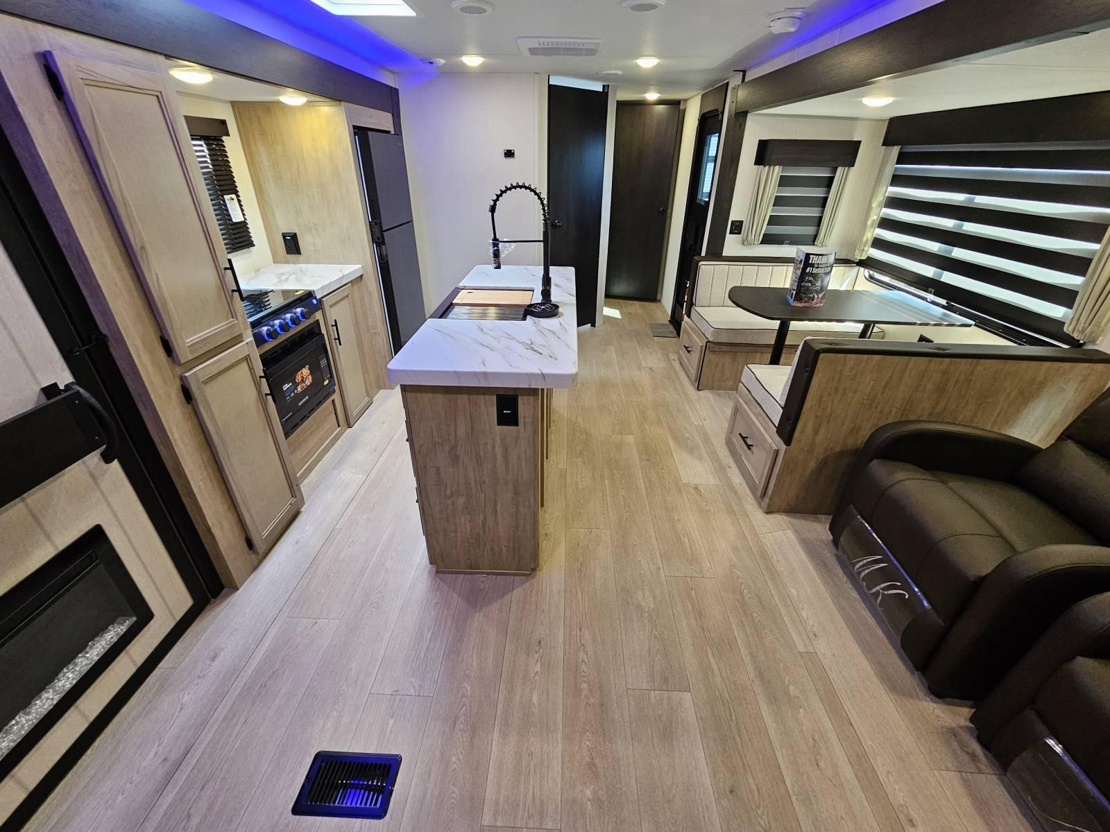 2026 Forest River RV 2026 Forest River RV Cherokee Wolf Den - thumbnail 5