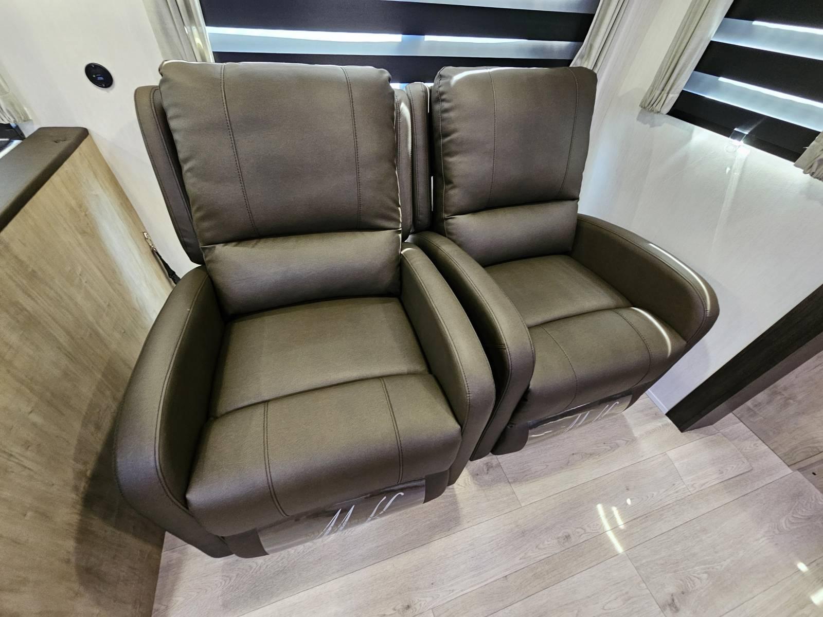 2026 Forest River RV 2026 Forest River RV Cherokee Wolf Den - thumbnail 7