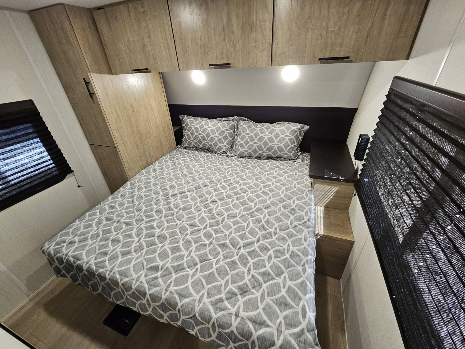 2026 Forest River RV 2026 Forest River RV Cherokee Wolf Den - thumbnail 16