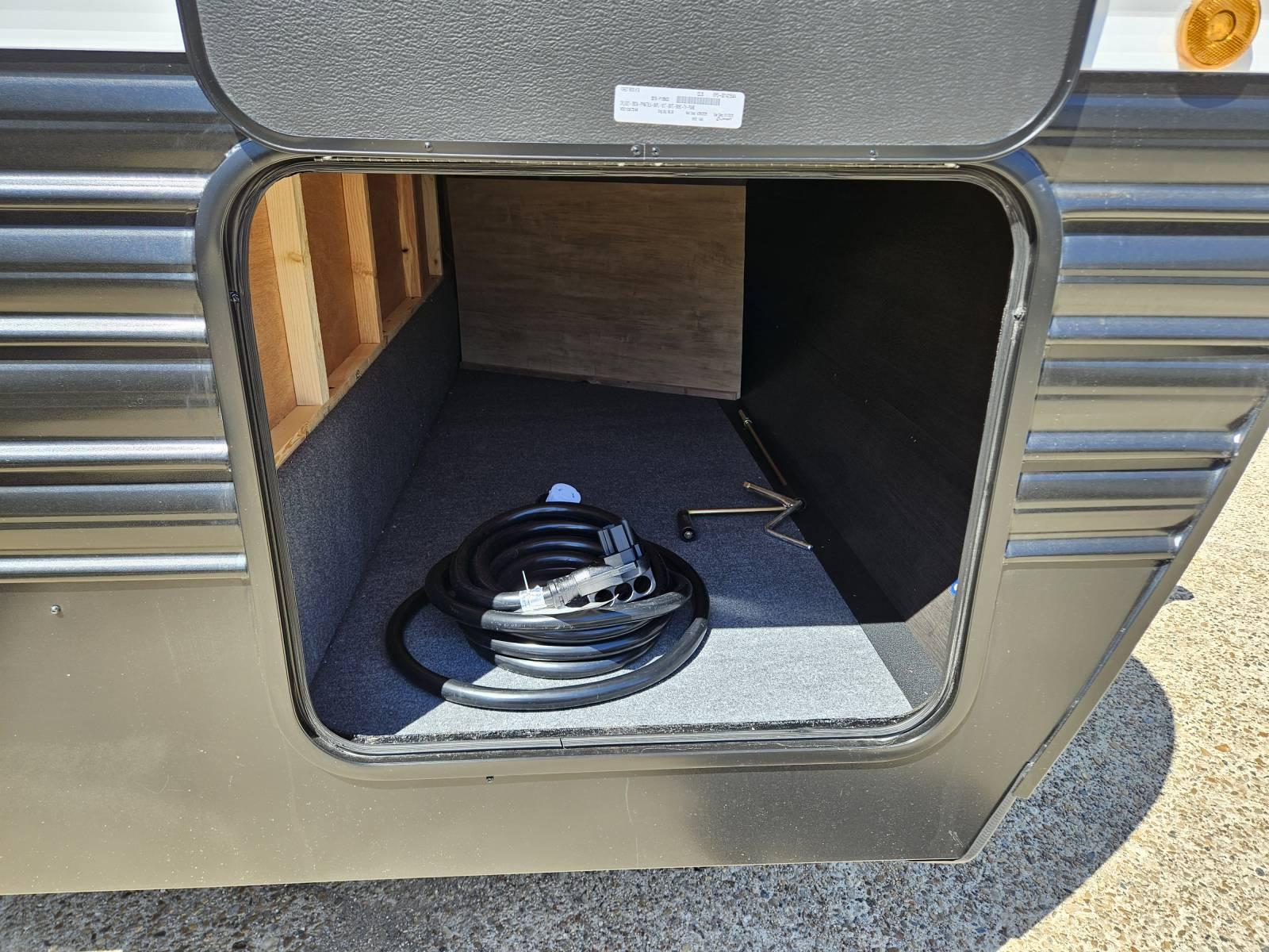 2026 Forest River RV 2026 Forest River RV Cherokee Wolf Den - thumbnail 22