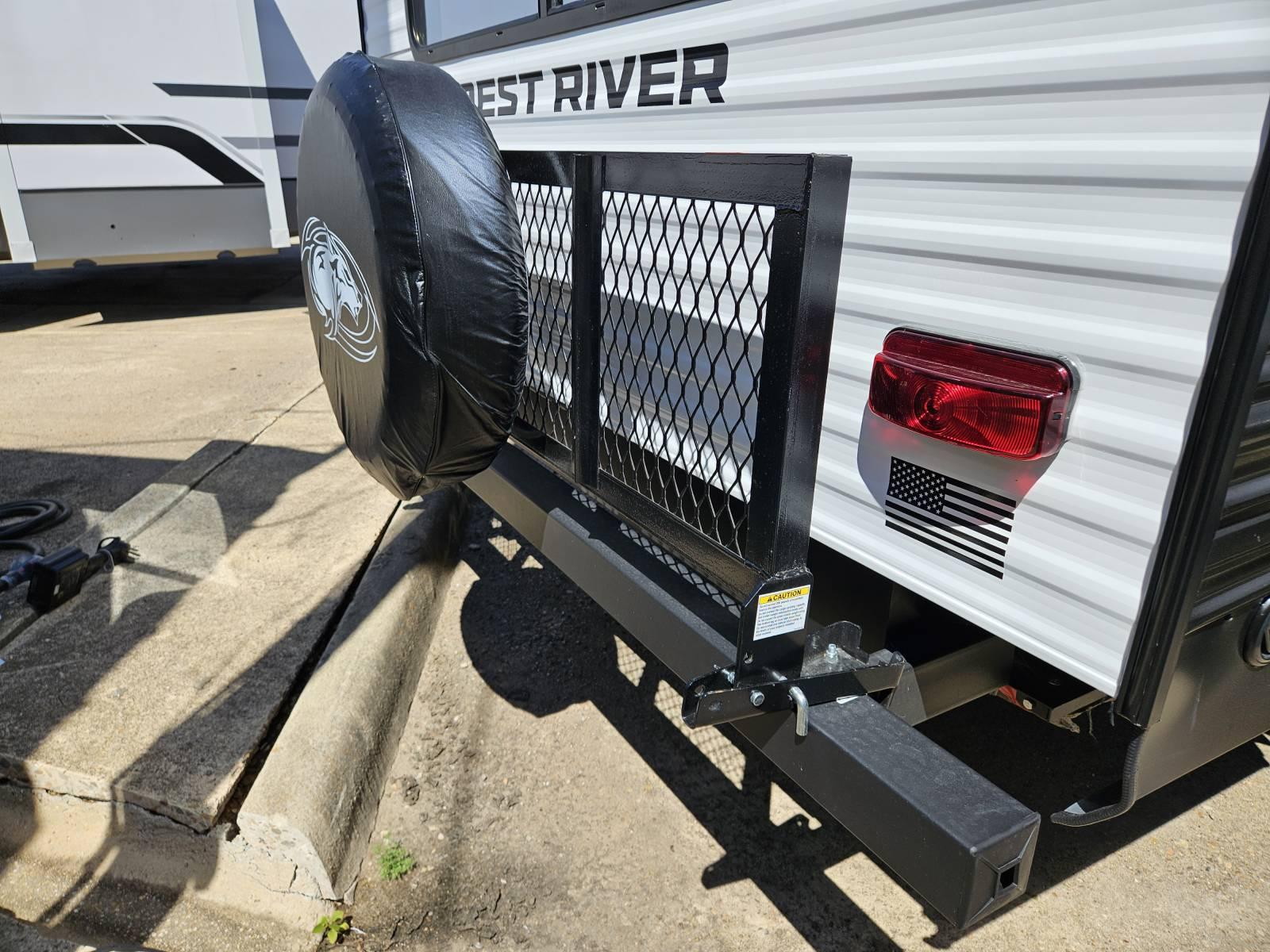 2026 Forest River RV 2026 Forest River RV Cherokee Wolf Den - thumbnail 27