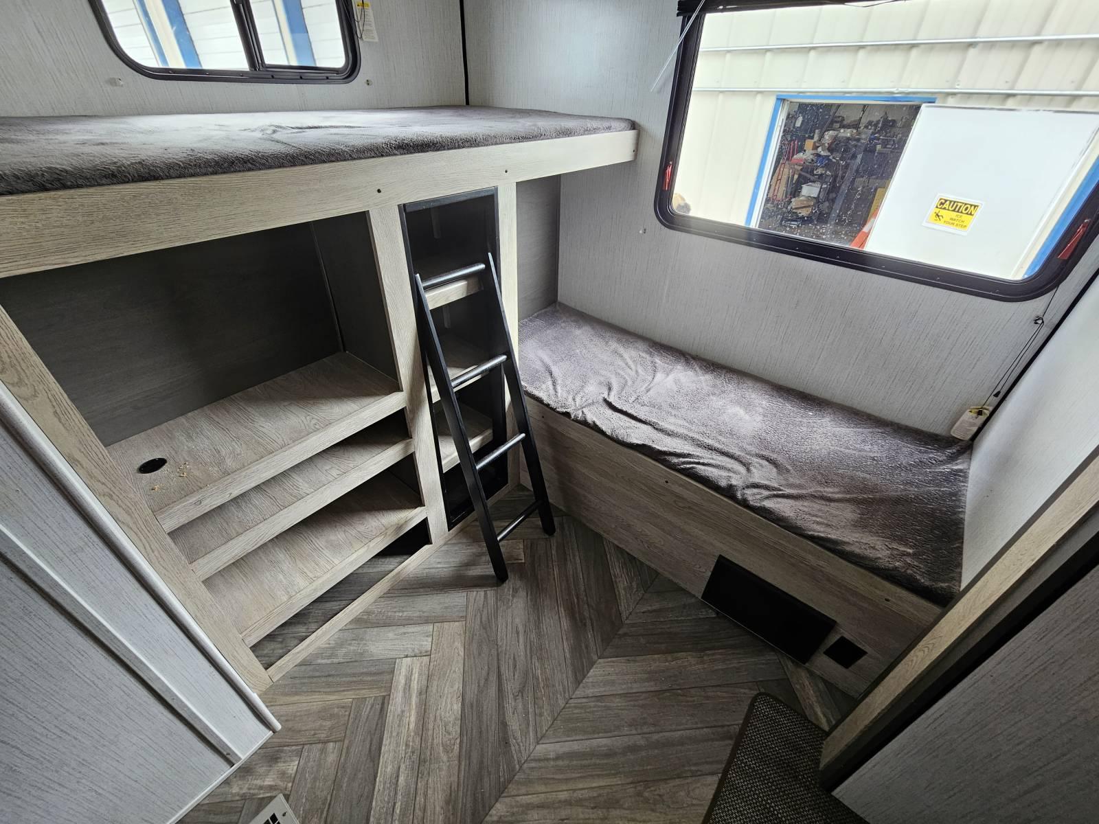 2022 Heartland 2022 Heartland Prowler - thumbnail 15