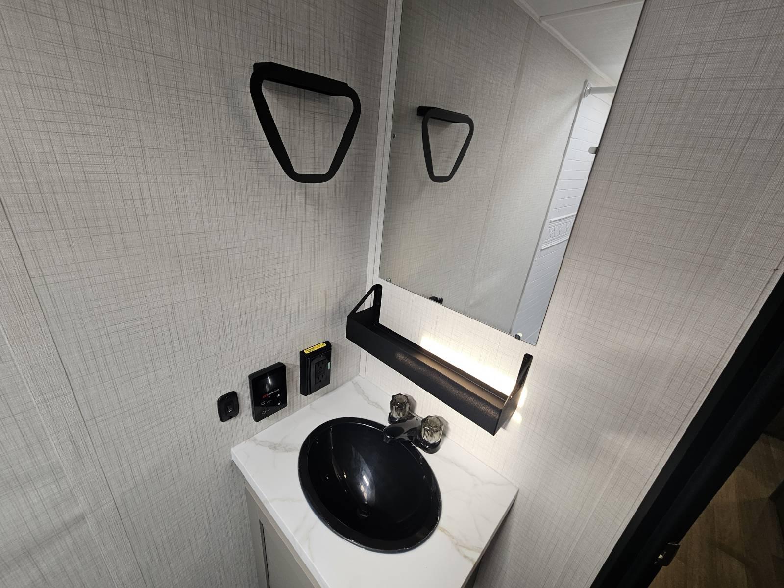 2026 Keystone 2026 Keystone Hideout - thumbnail 17