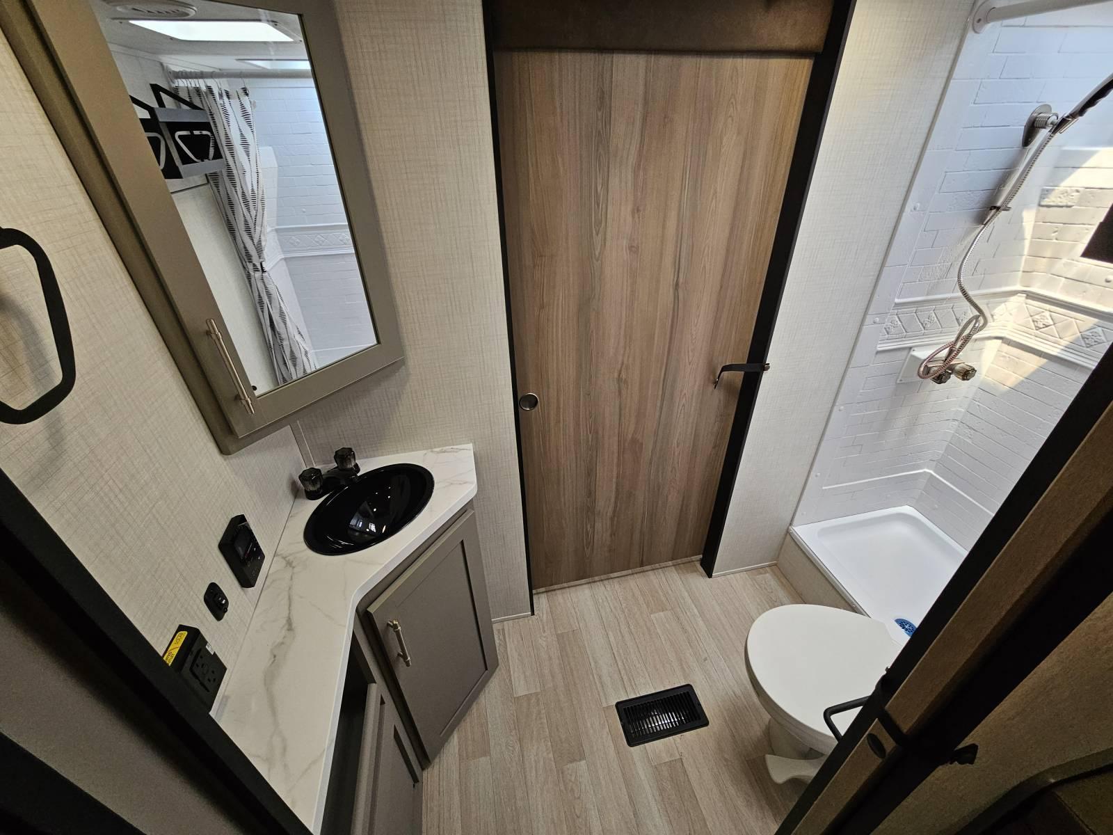 2026 Keystone 2026 Keystone Hideout - thumbnail 15