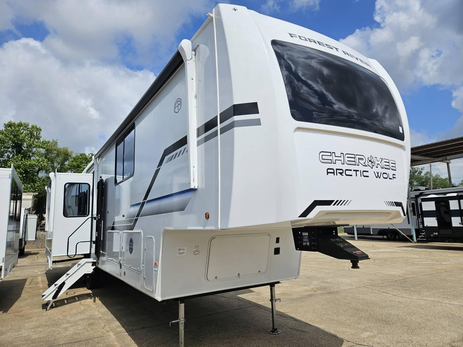 2026 Cherokee Arctic Wolf 387ML