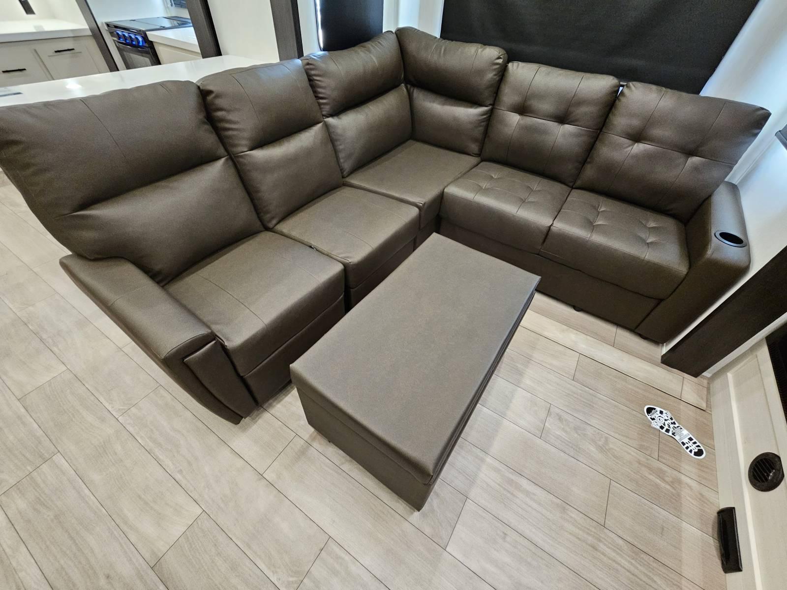 2026 Cherokee 2026 Cherokee Arctic Wolf - thumbnail 7