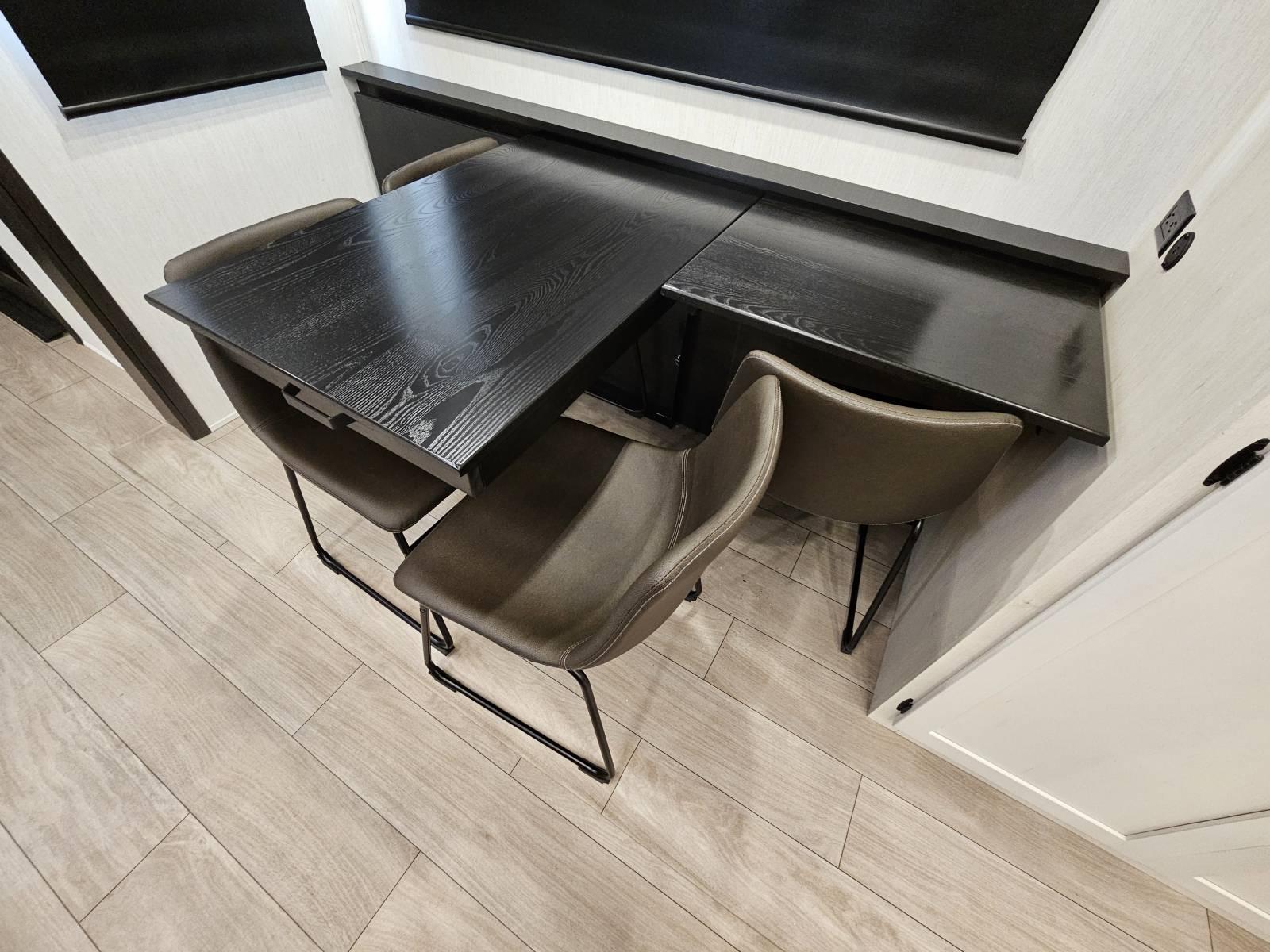 2026 Cherokee 2026 Cherokee Arctic Wolf - thumbnail 16