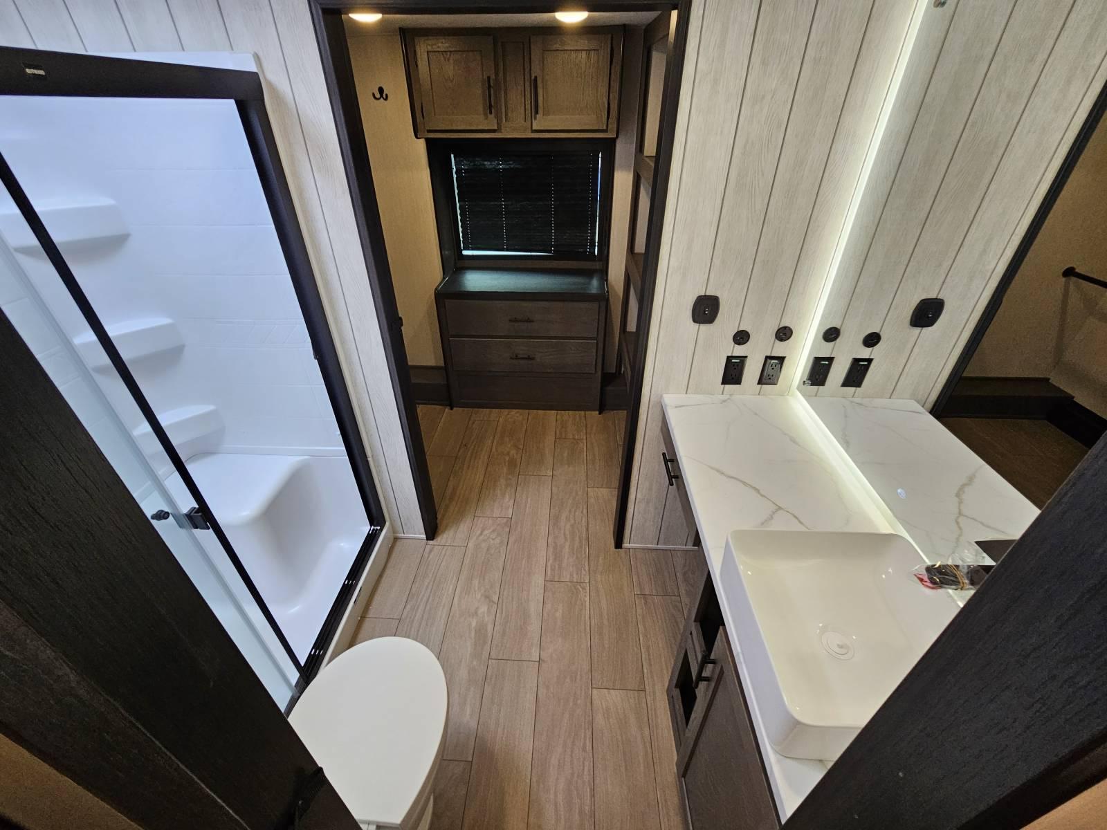 2026 Cherokee 2026 Cherokee Arctic Wolf - thumbnail 17