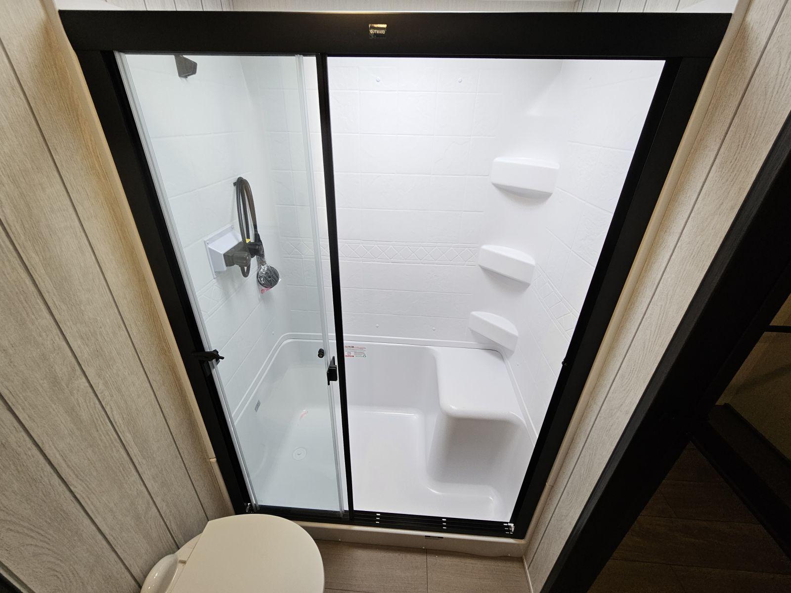 2026 Cherokee 2026 Cherokee Arctic Wolf - thumbnail 19