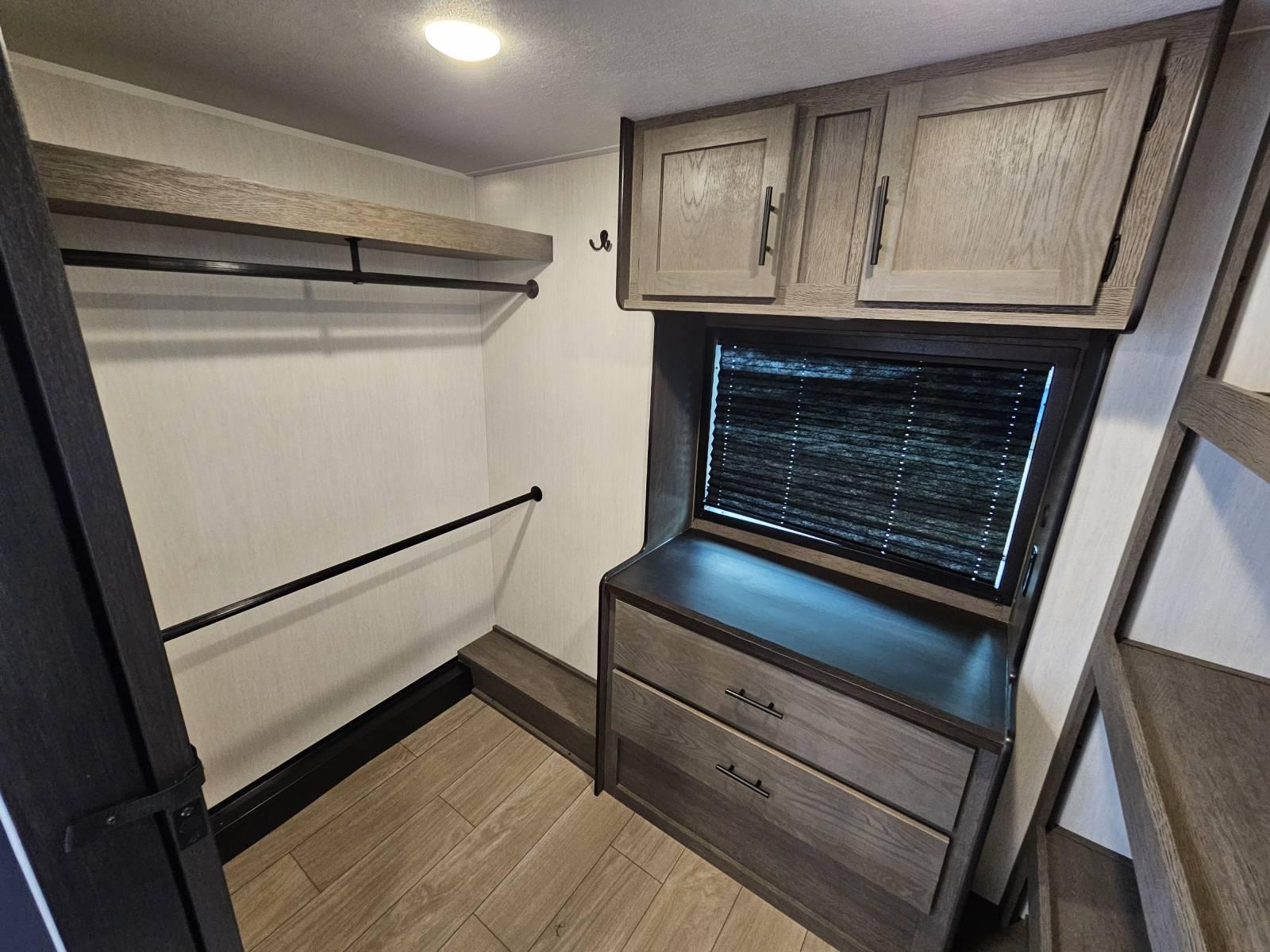 2026 Cherokee 2026 Cherokee Arctic Wolf - thumbnail 23