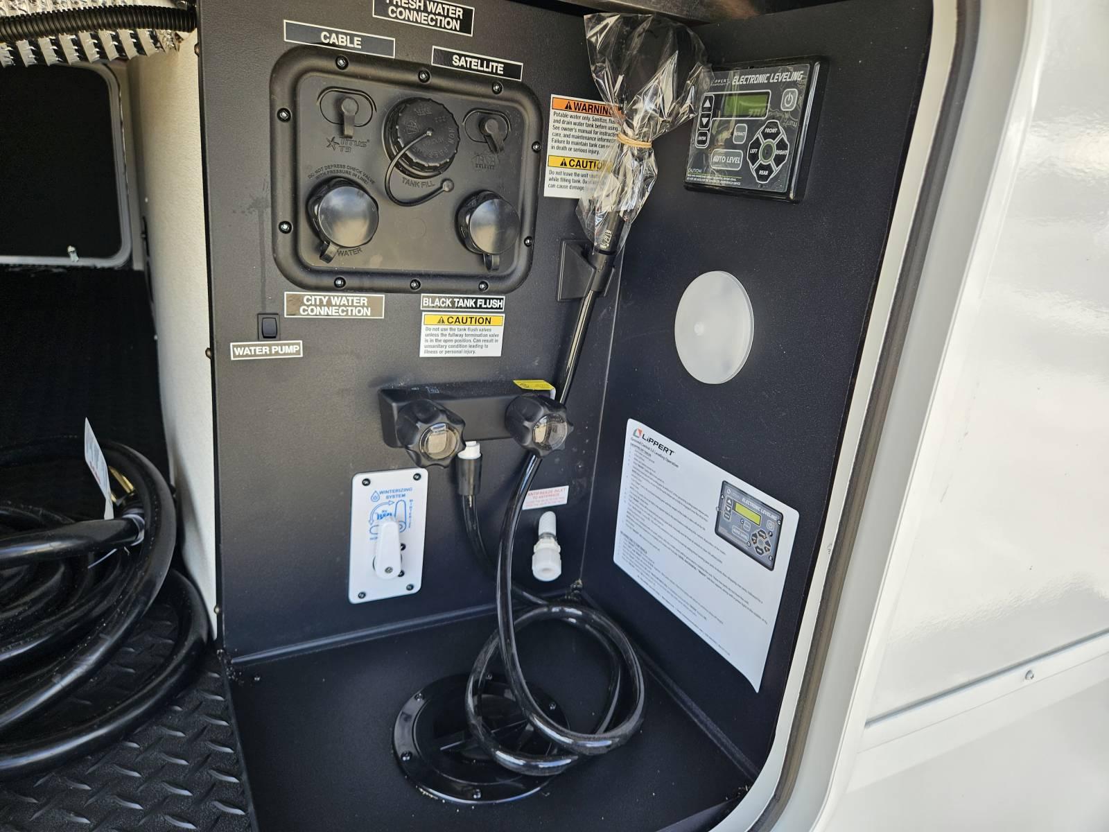 2026 Cherokee 2026 Cherokee Arctic Wolf - thumbnail 37