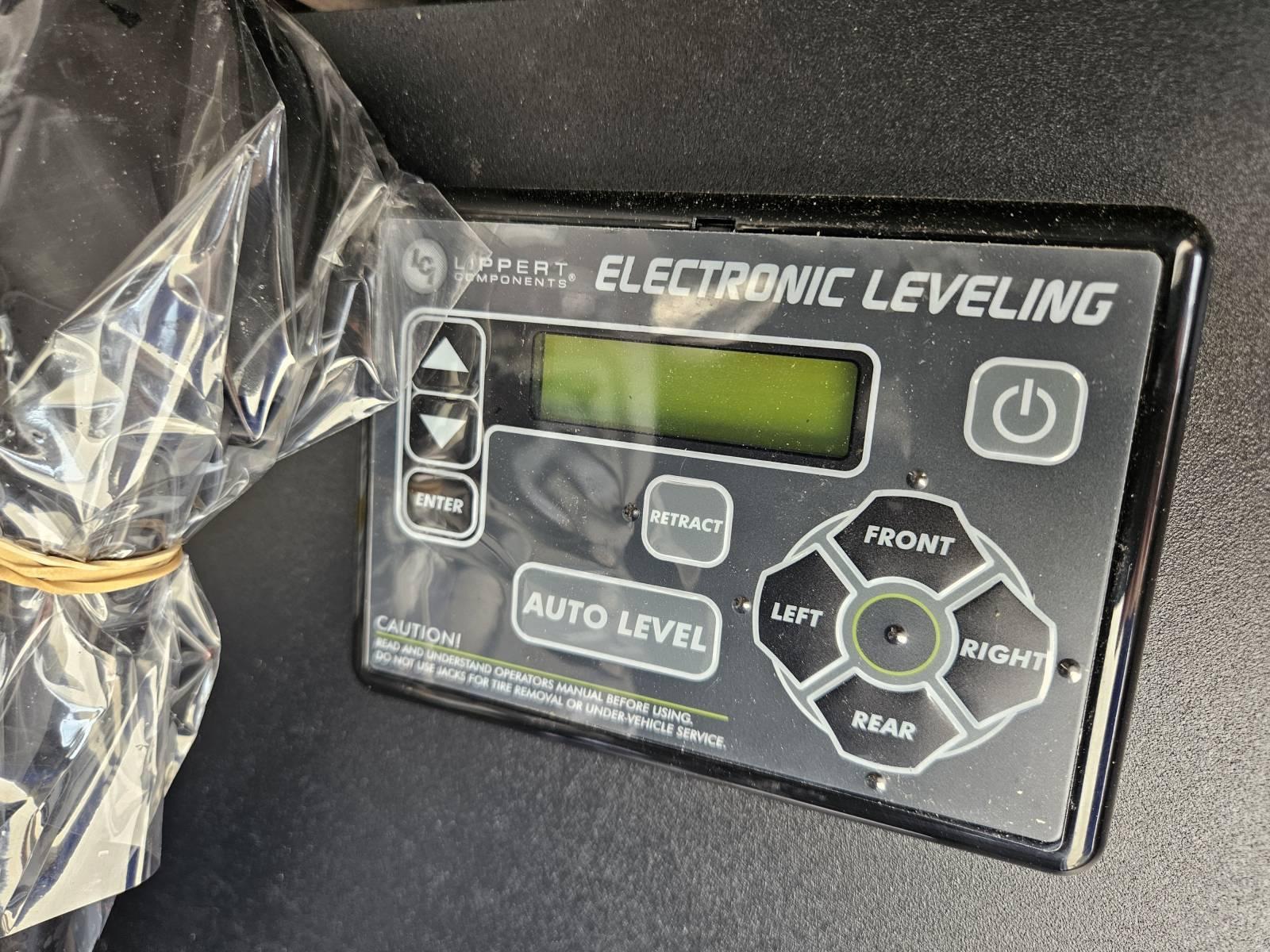 2026 Cherokee 2026 Cherokee Arctic Wolf - thumbnail 38