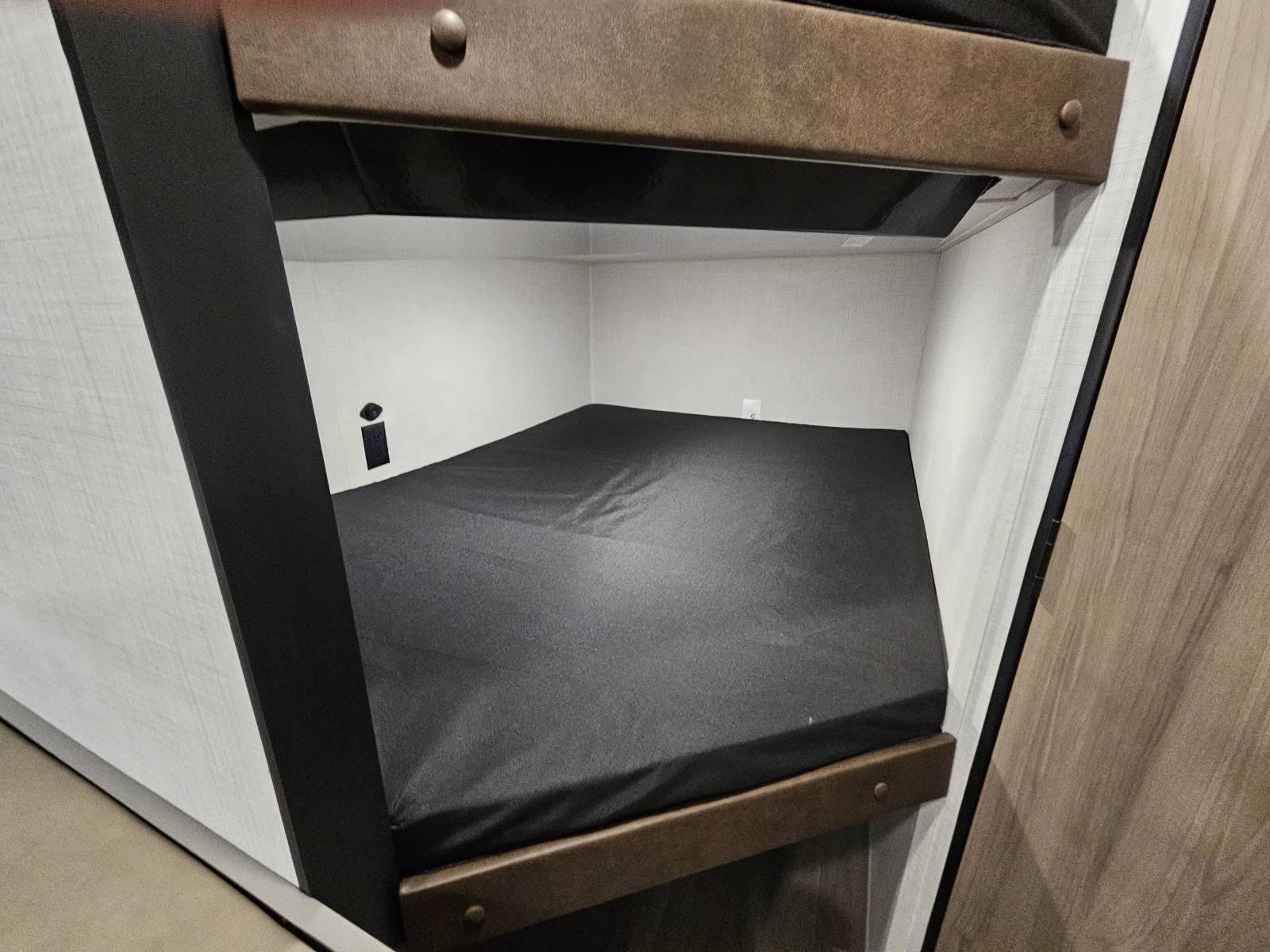 2026 Keystone 2026 Keystone Hideout - thumbnail 15