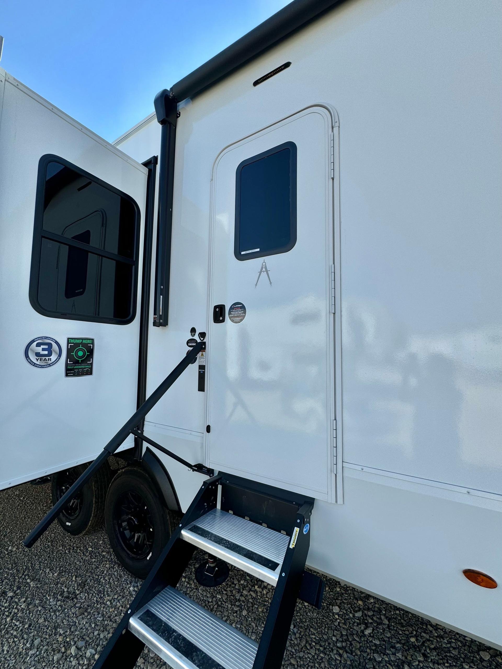 2025 Grand Design 2025 Grand Design Influence - thumbnail 17