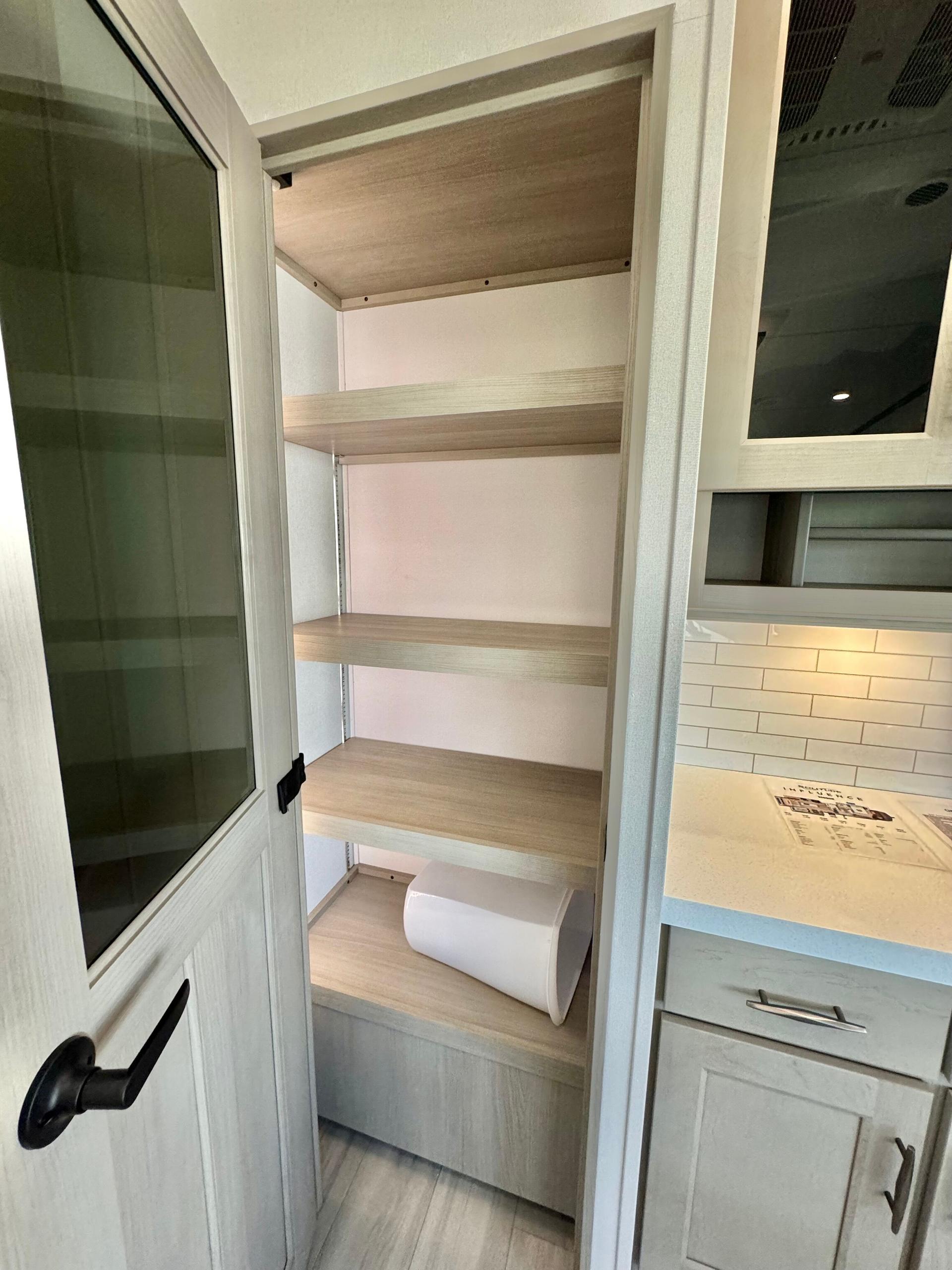 2025 Grand Design 2025 Grand Design Influence - thumbnail 22