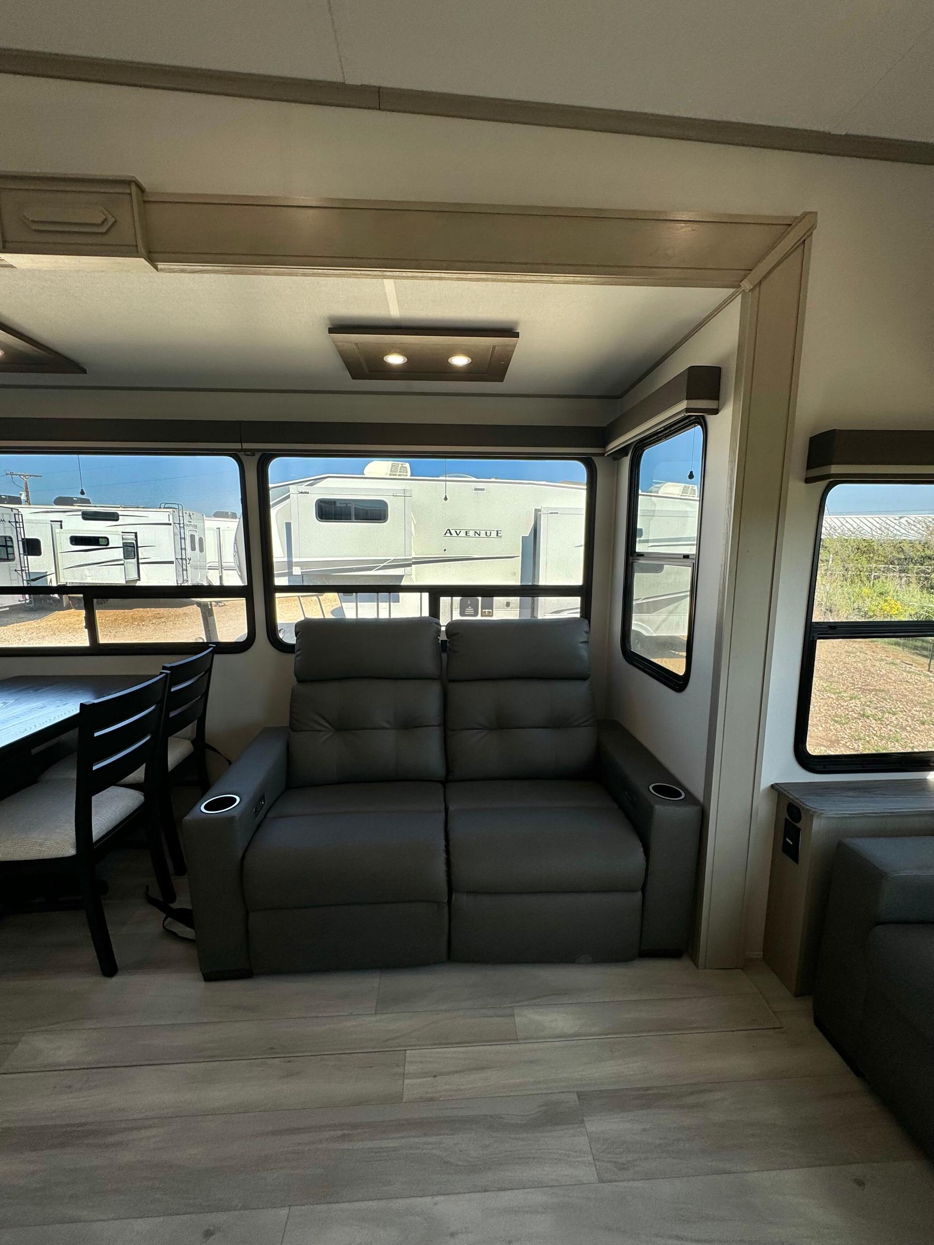 2025 Grand Design 2025 Grand Design Influence - thumbnail 27