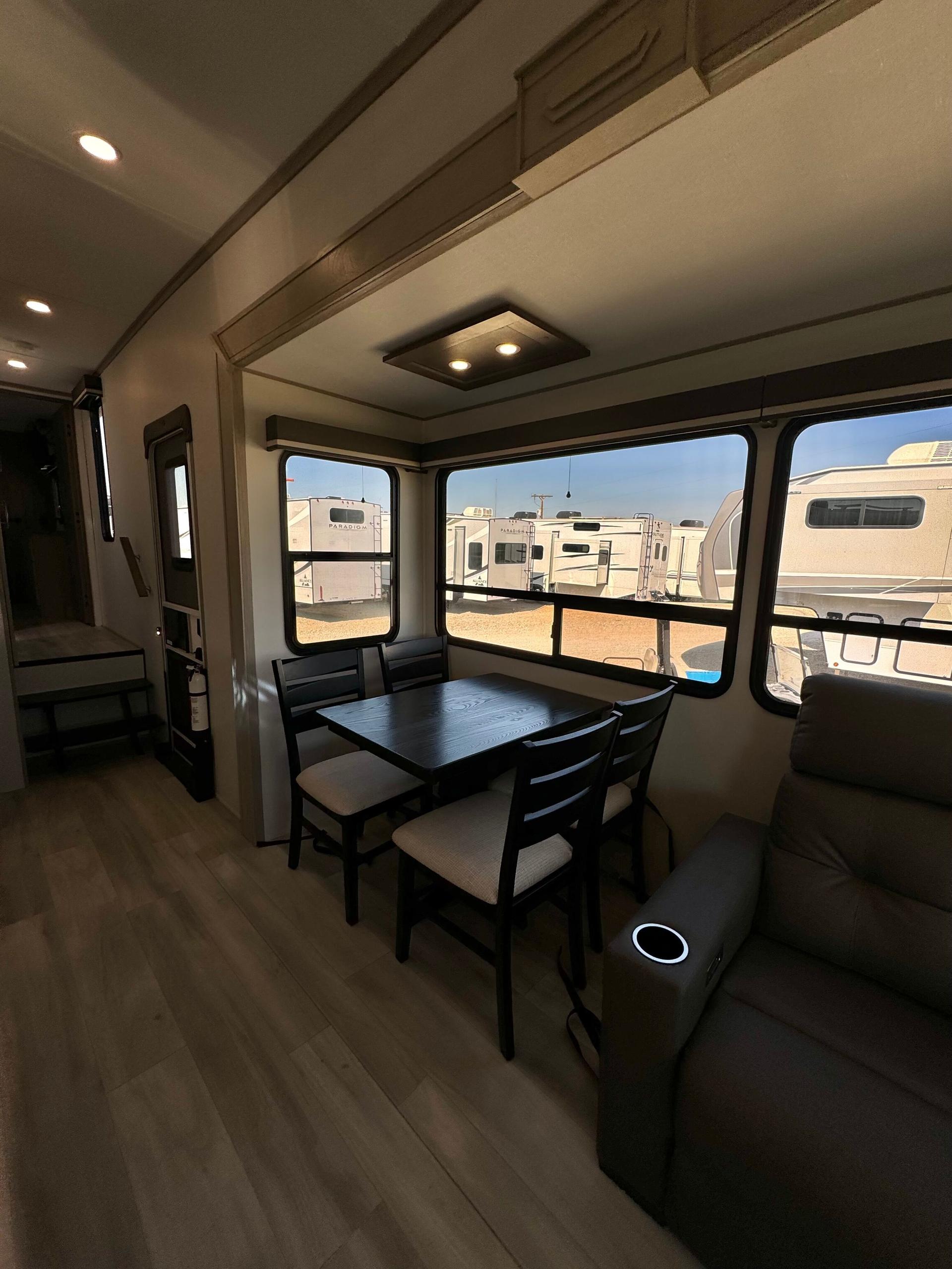 2025 Grand Design 2025 Grand Design Influence - thumbnail 28