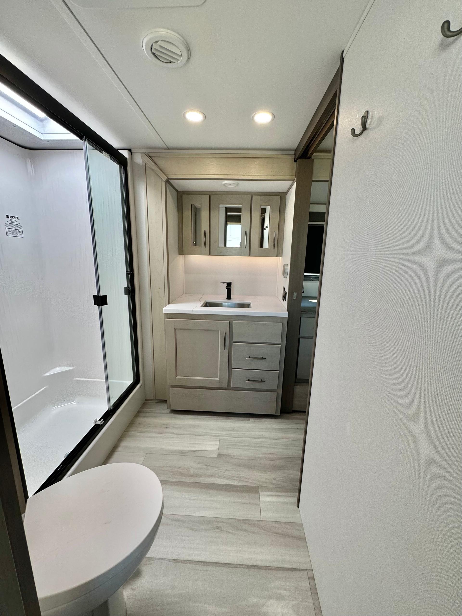 2025 Grand Design 2025 Grand Design Influence - thumbnail 36