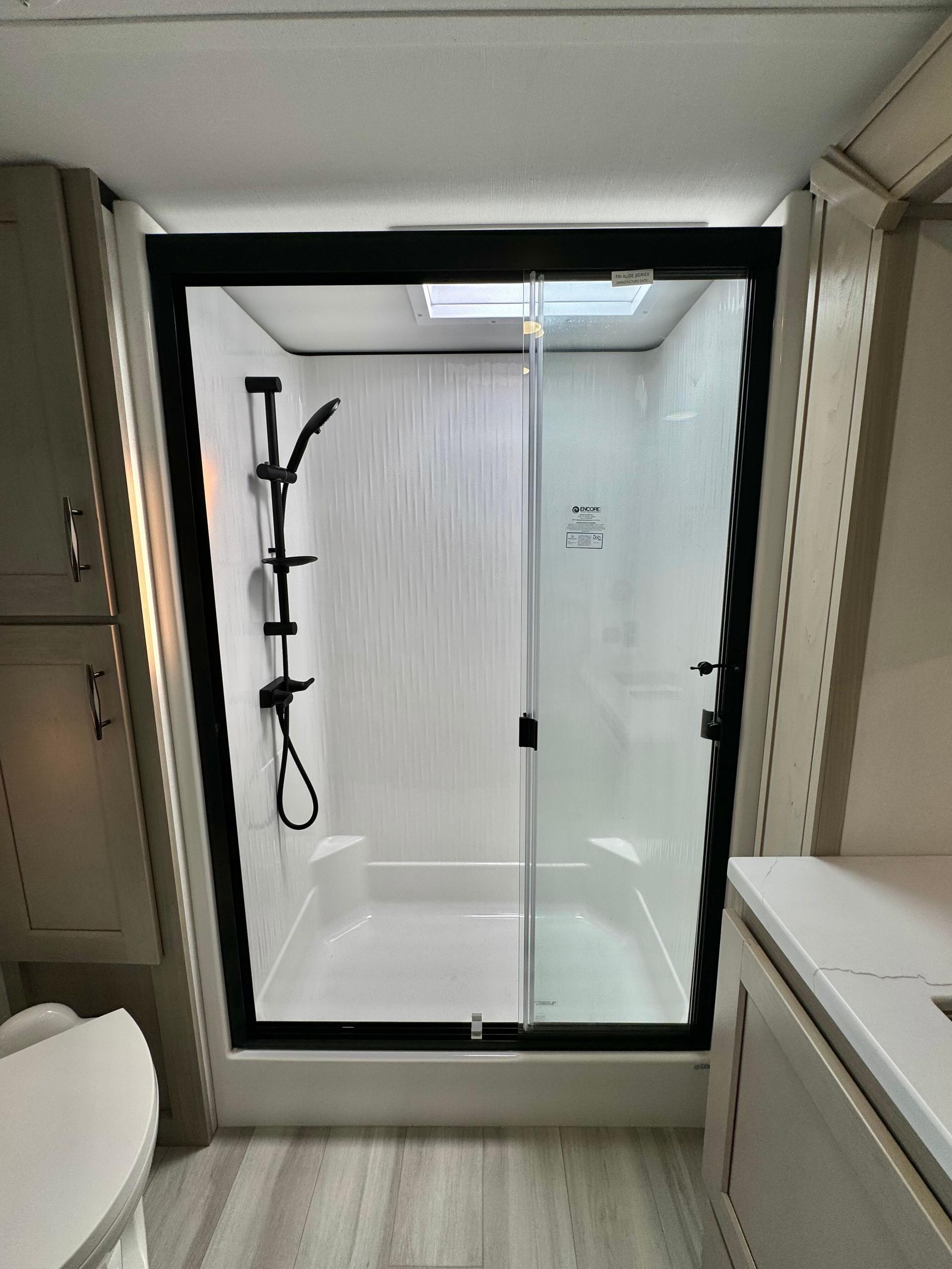 2025 Grand Design 2025 Grand Design Influence - thumbnail 39