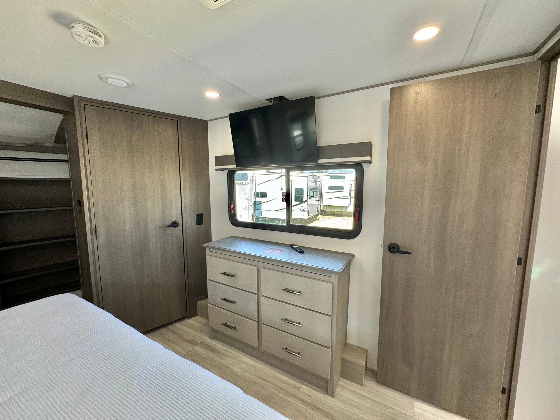 2025 Grand Design 2025 Grand Design Influence - thumbnail 45