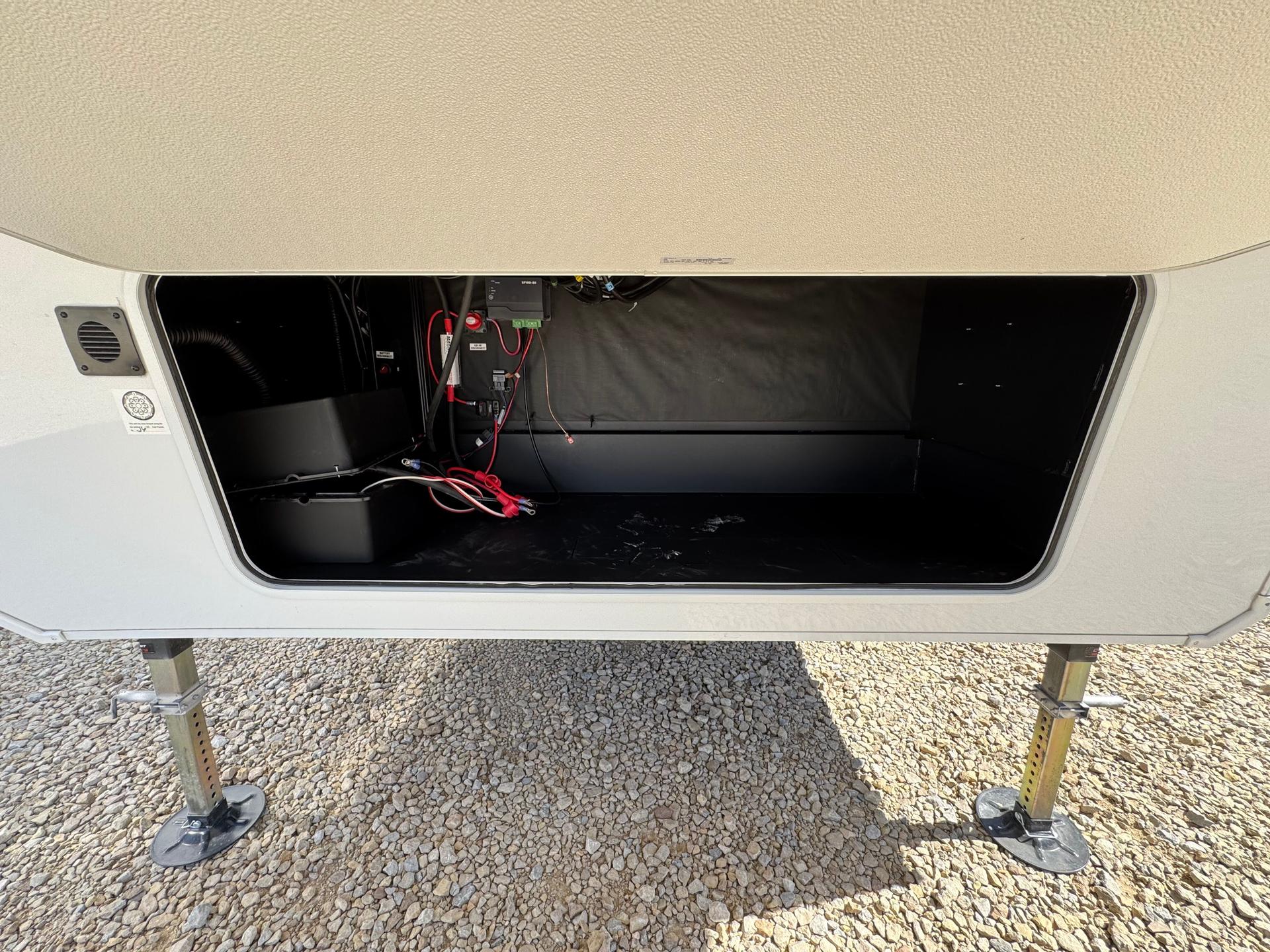 2025 Grand Design 2025 Grand Design Influence - thumbnail 22