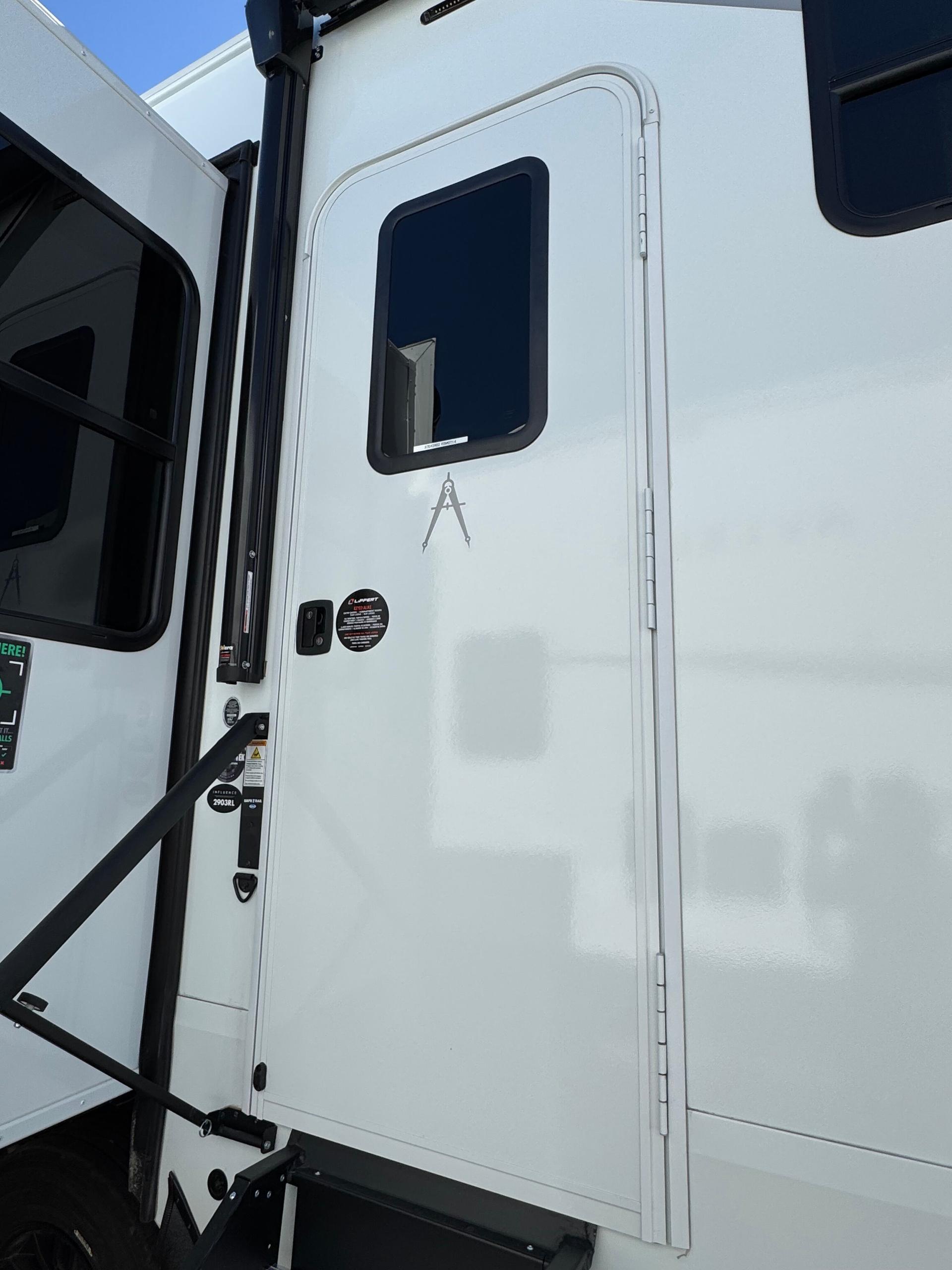 2025 Grand Design 2025 Grand Design Influence - thumbnail 23