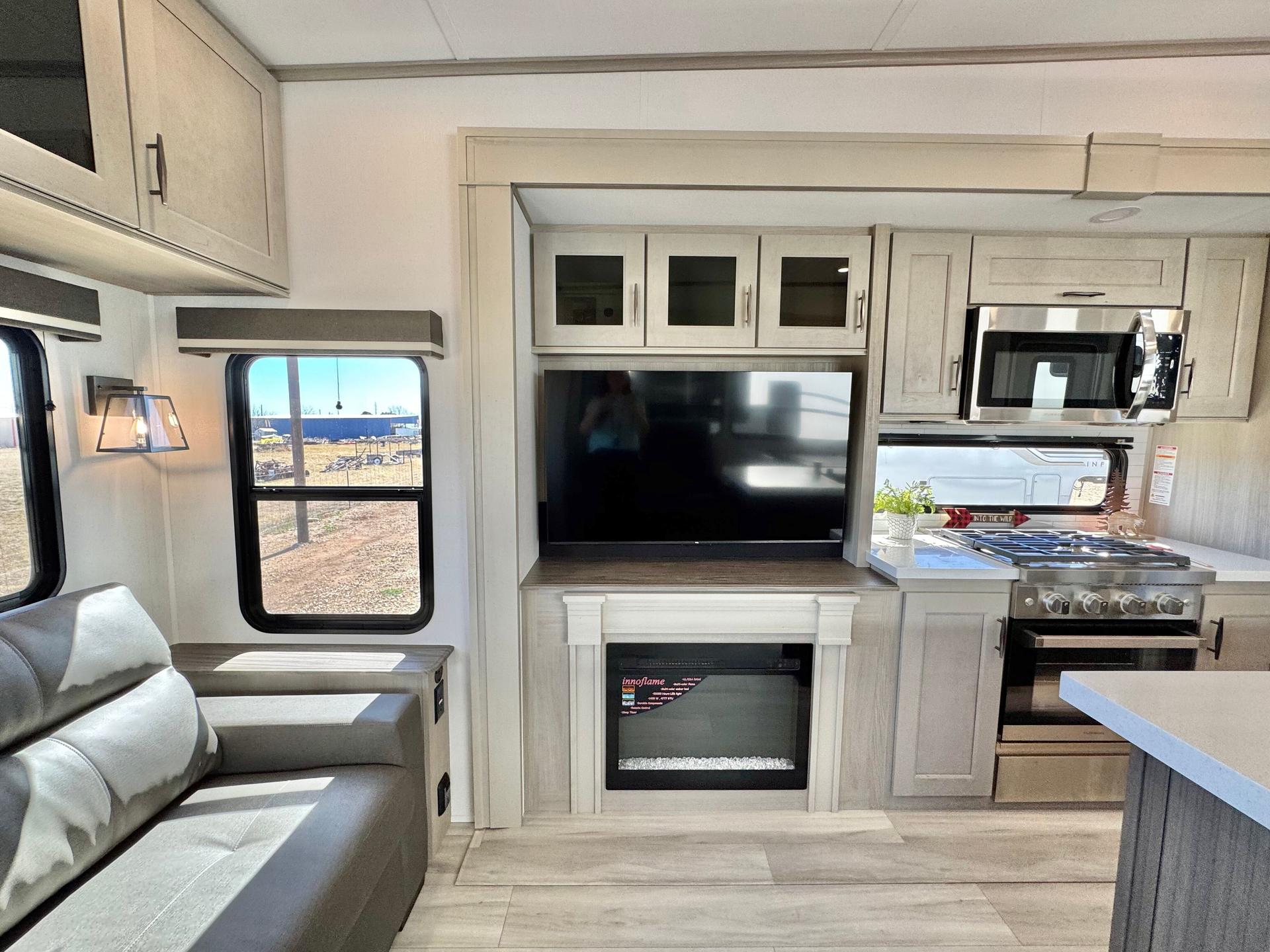 2025 Grand Design 2025 Grand Design Influence - thumbnail 37