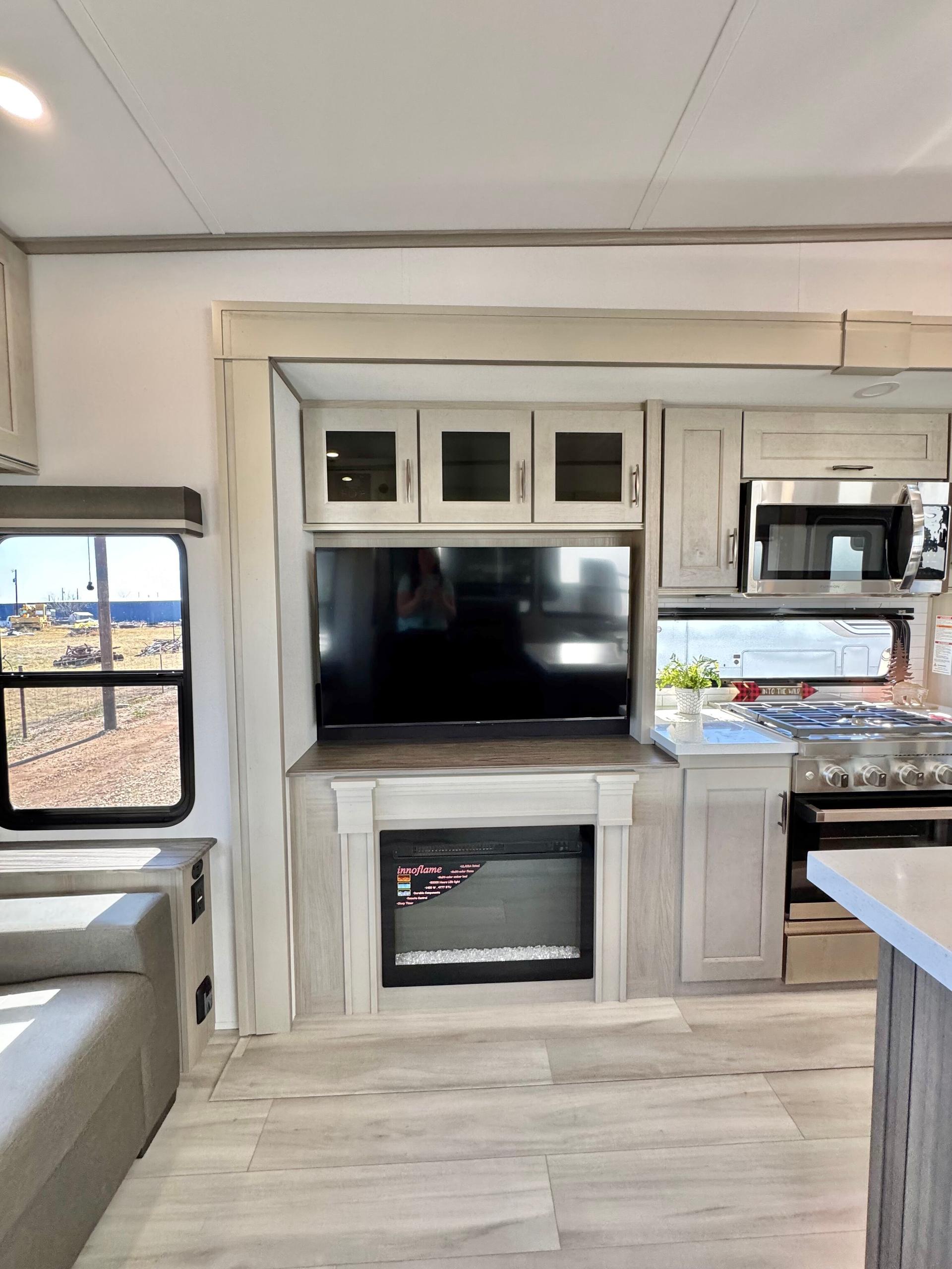 2025 Grand Design 2025 Grand Design Influence - thumbnail 38