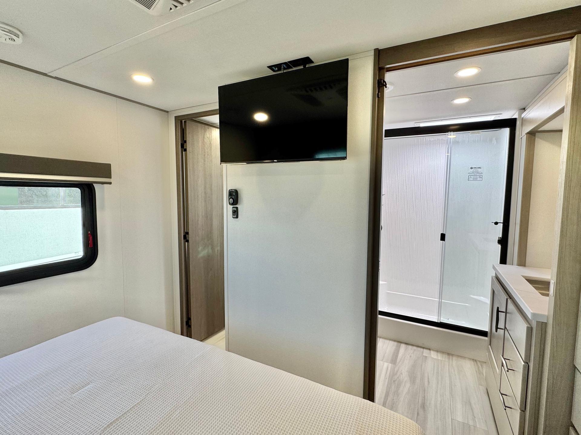 2025 Grand Design 2025 Grand Design Influence - thumbnail 46