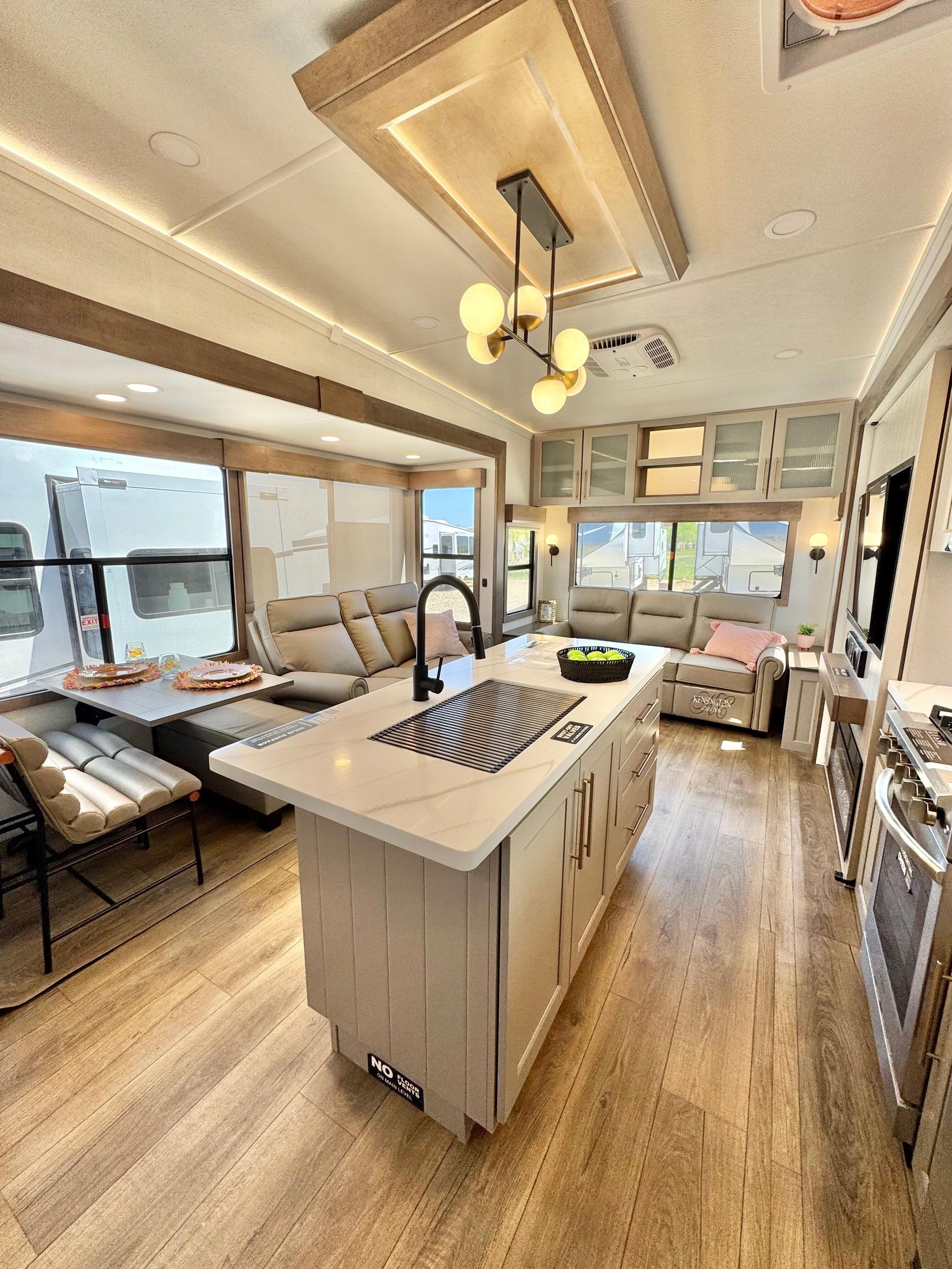 2025 Alliance RV 2025 Alliance RV Paradigm - thumbnail 28