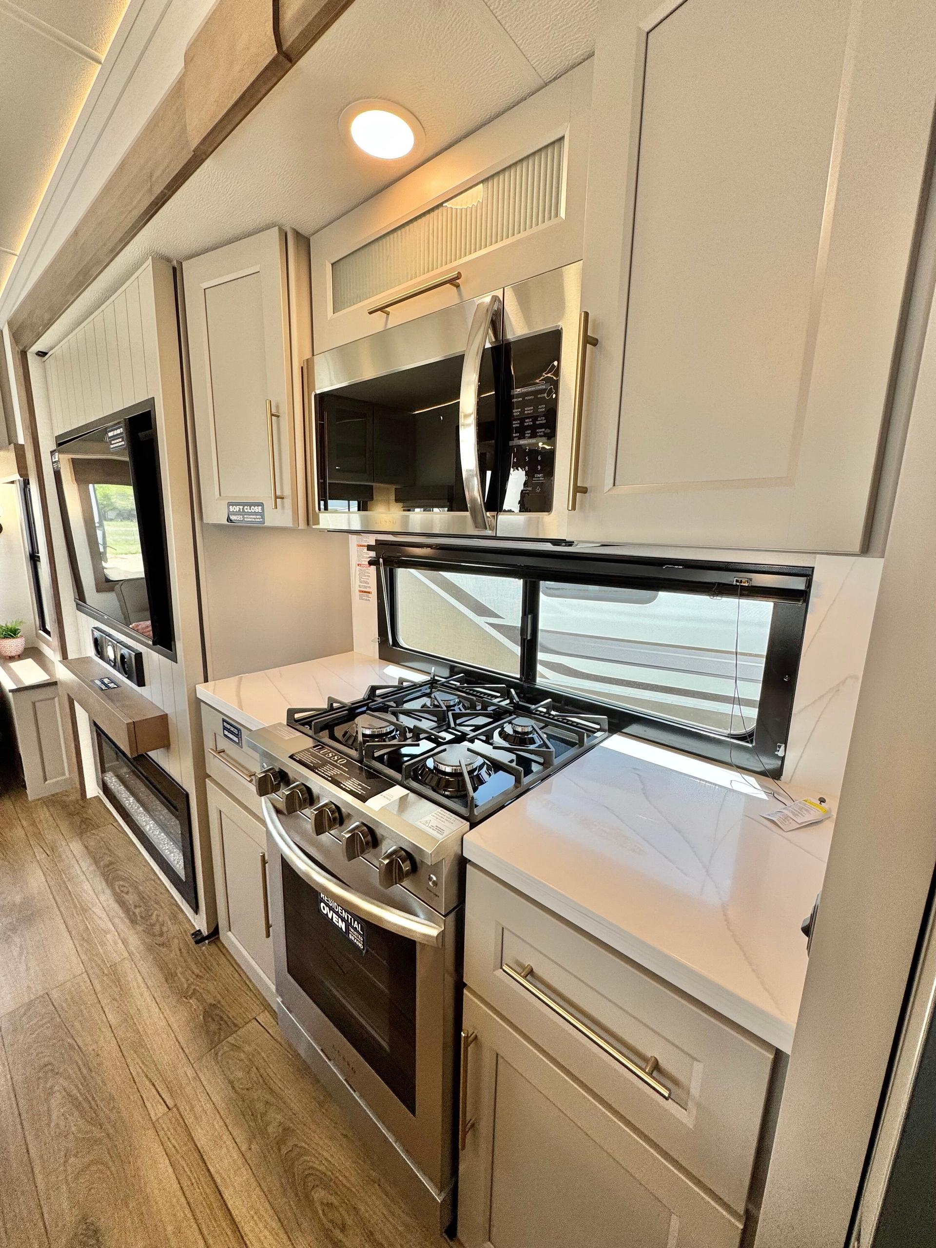 2025 Alliance RV 2025 Alliance RV Paradigm - thumbnail 30