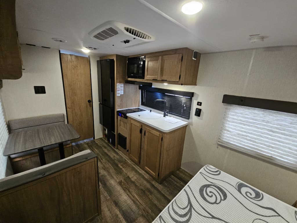 2024 Forest River 2024 Forest River Cherokee Wolf Pup - thumbnail 8