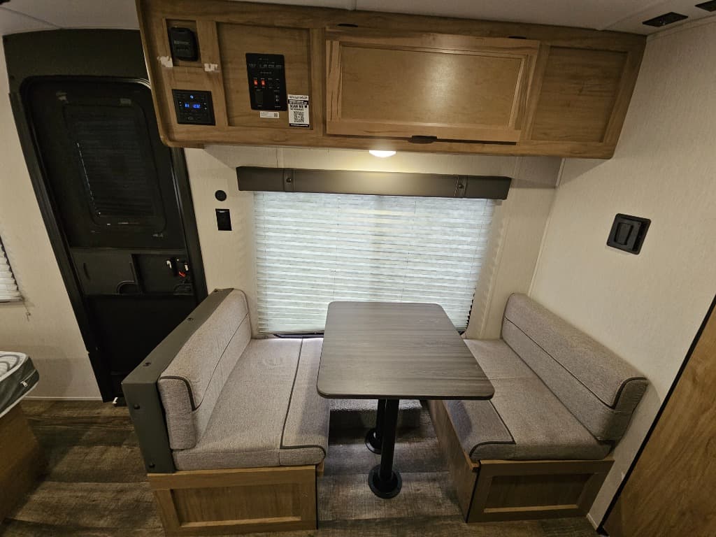 2024 Forest River 2024 Forest River Cherokee Wolf Pup - thumbnail 10