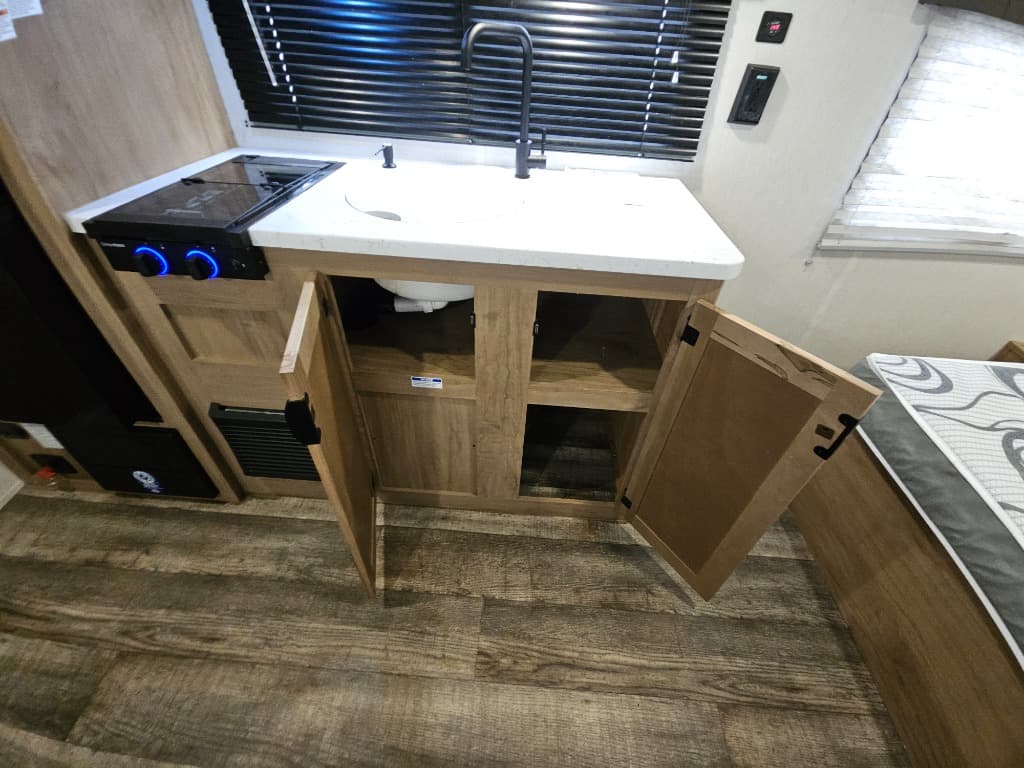 2024 Forest River 2024 Forest River Cherokee Wolf Pup - thumbnail 18